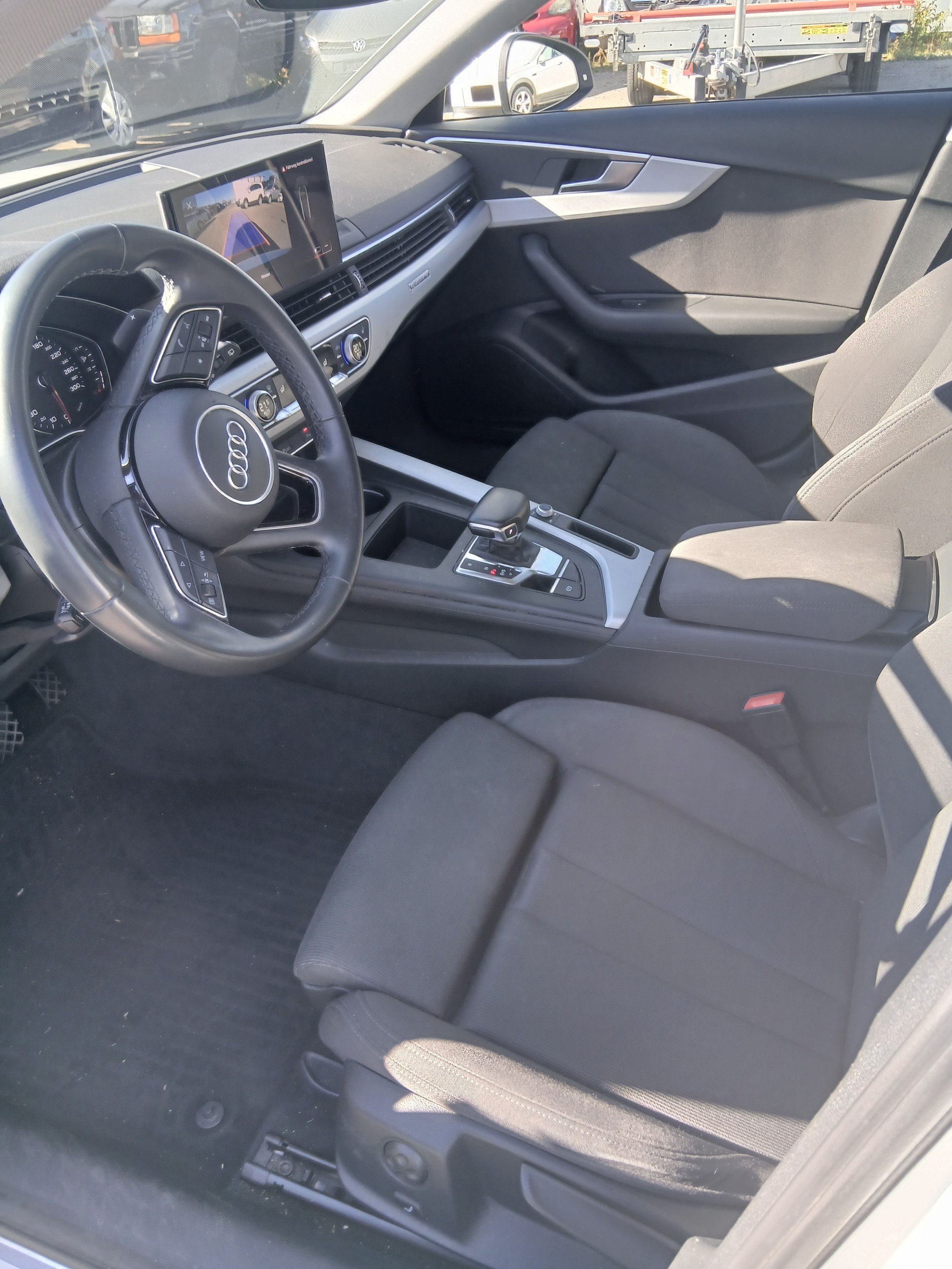 AUDI A4 Avant 40 TDI quattro S-tronic-image-11