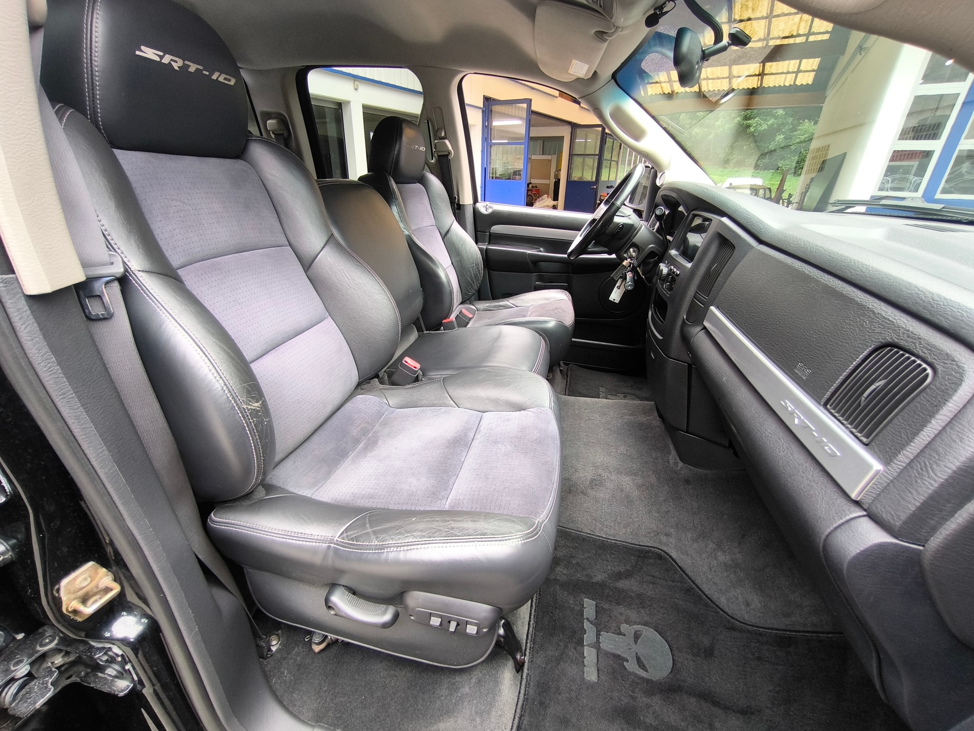 DODGE Ram 1500 SRT-10-image-20