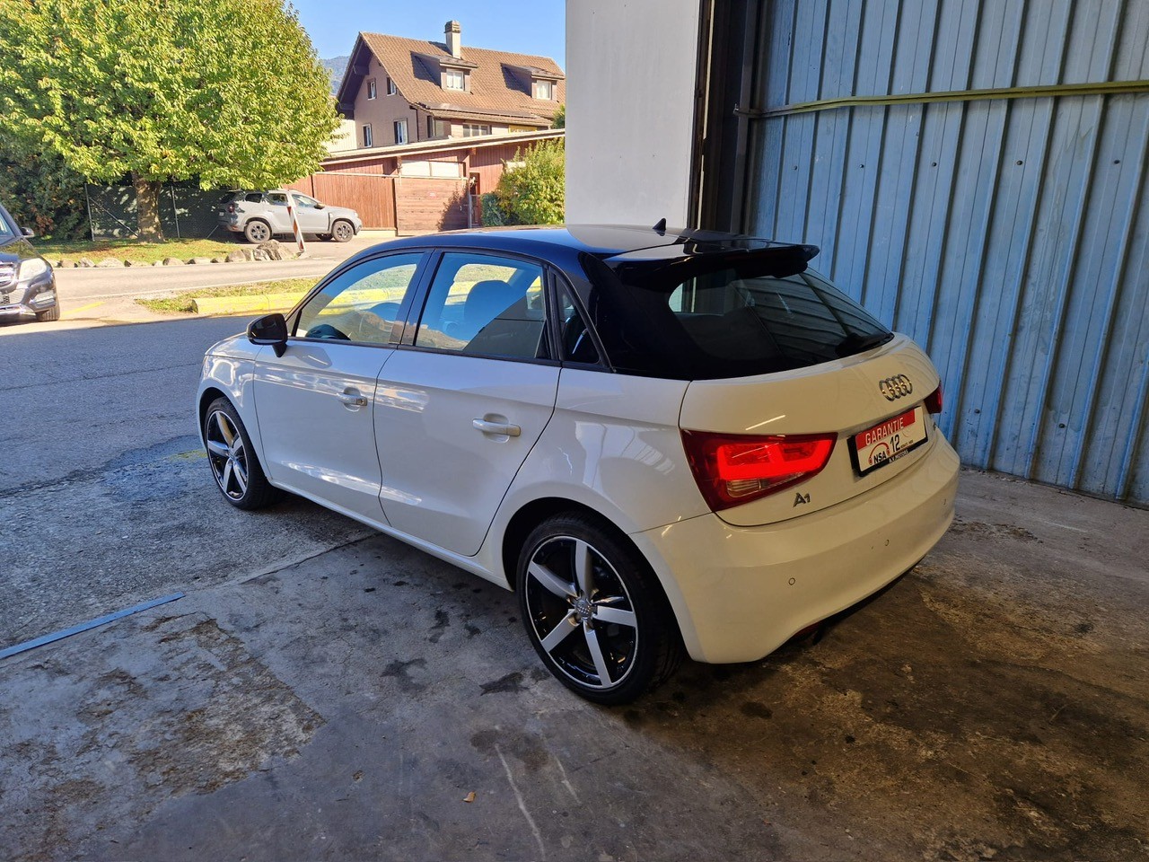 AUDI A1 Sportback 1.6 TDI Ambition-image-3