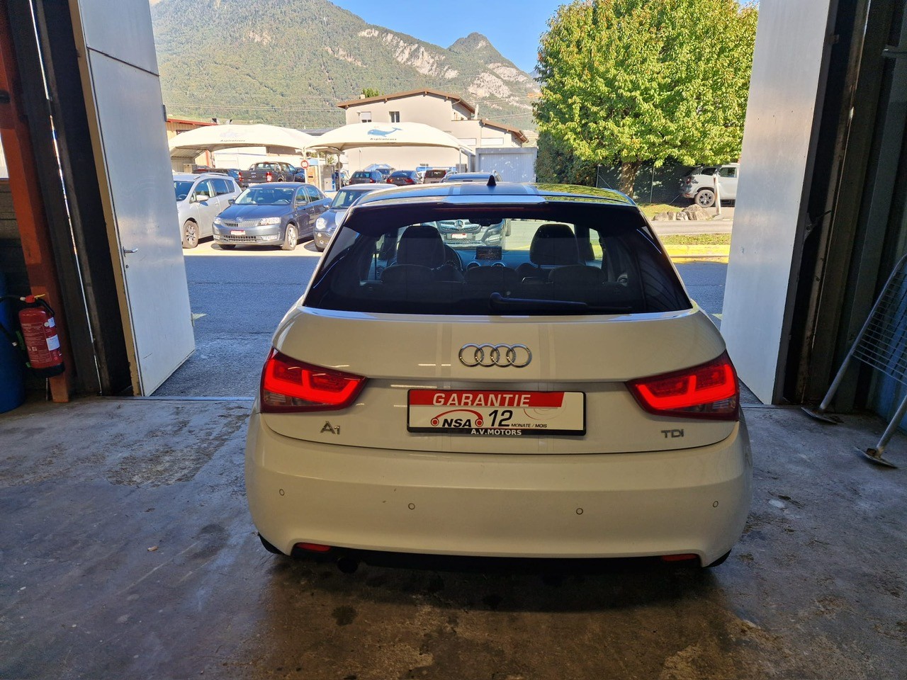 AUDI A1 Sportback 1.6 TDI Ambition-image-5