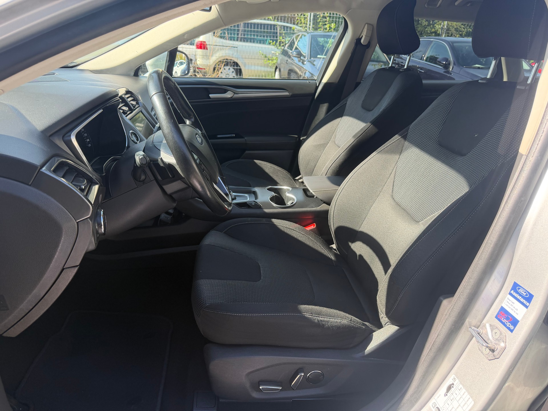 FORD Mondeo 2.0 TDCi Trend Automatik ** Gr-Navi ** RF-Kamera ** Sitzmemory ** Anh-Kupplung ** PDC V+H ** Frisch Ab MFK **-image-7