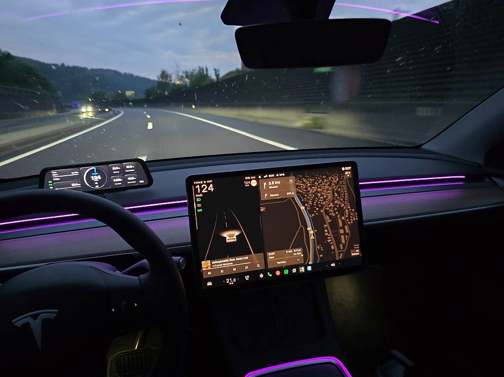 TESLA Model Y Long Range-image-1