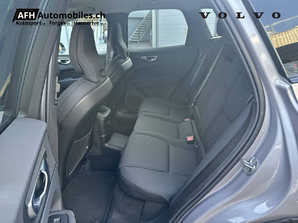 VOLVO XC60 2.0 T6 TE Plus Dark eAWD-image-11
