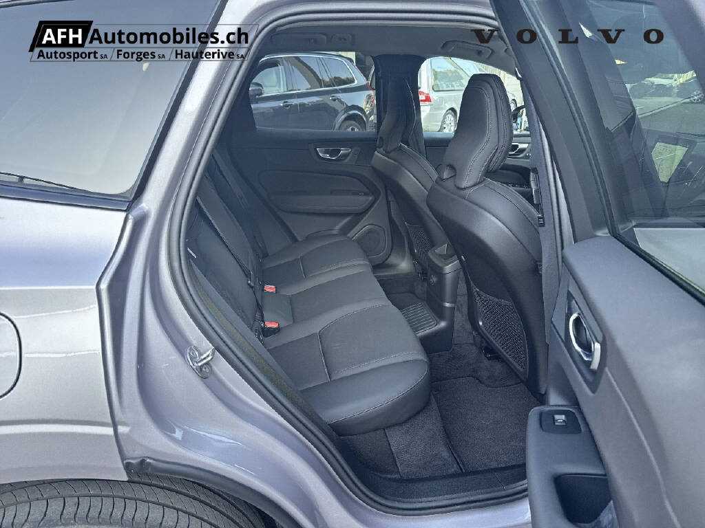 VOLVO XC60 2.0 T6 TE Plus Dark eAWD-image-13