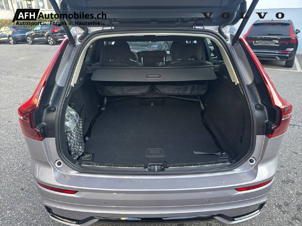 VOLVO XC60 2.0 T6 TE Plus Dark eAWD-image-17