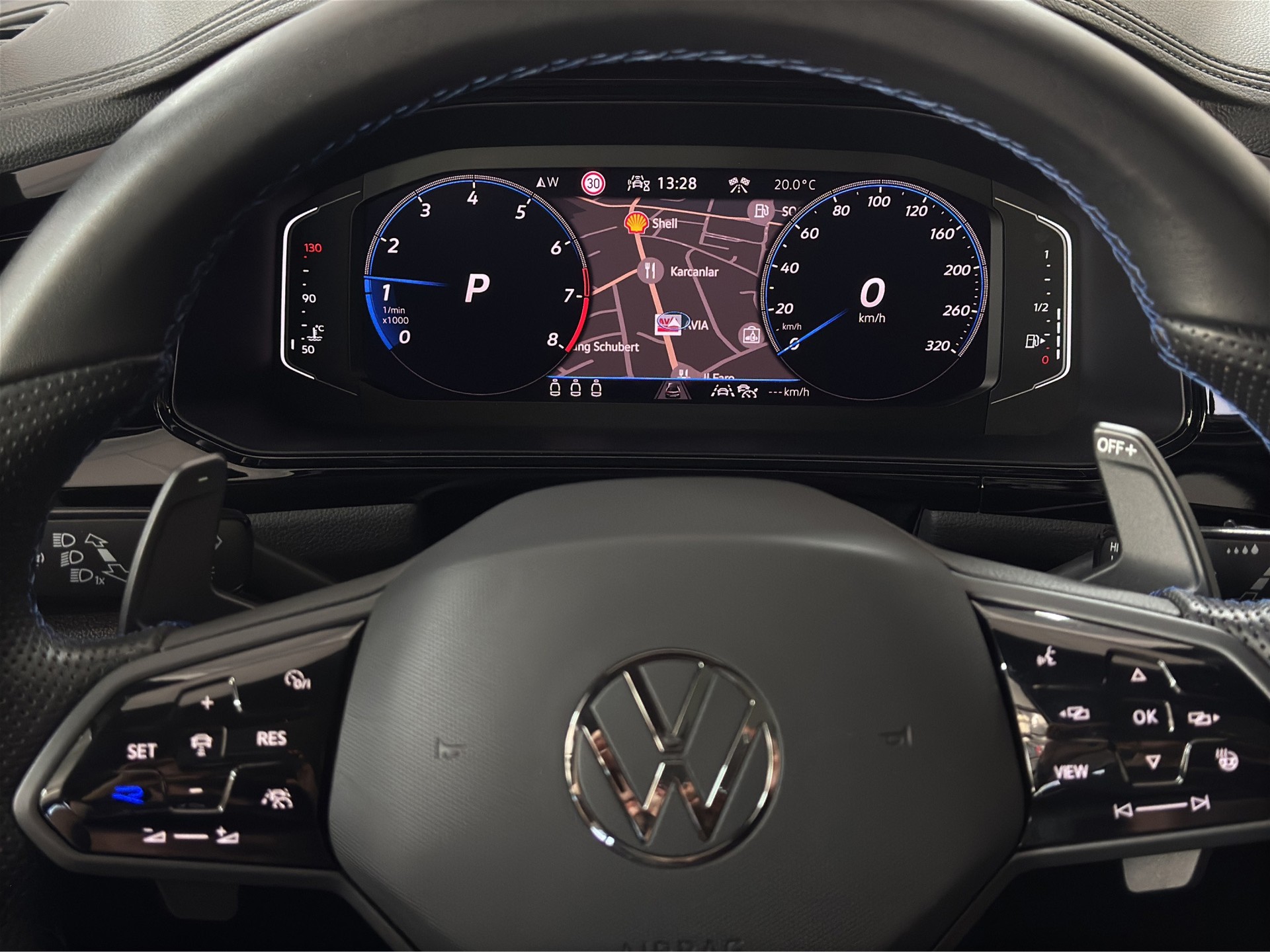 VW T-Roc 2.0 TSI R-Performance DSG 4M. "Akrapovic-Pano-Leder-DCC-8 fach Bereift"-image-15