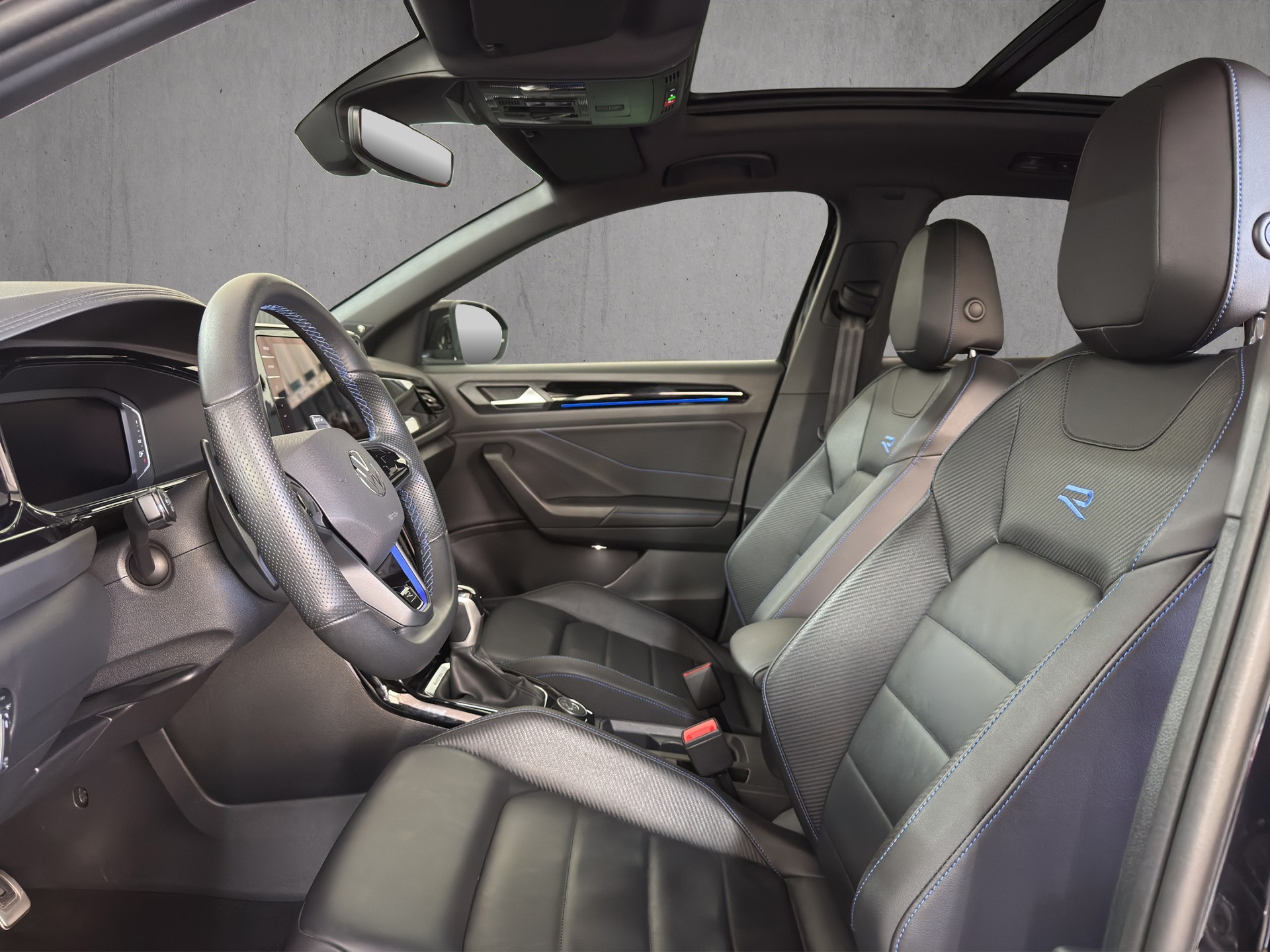 VW T-Roc 2.0 TSI R-Performance DSG 4M. "Akrapovic-Pano-Leder-DCC-8 fach Bereift"-image-8