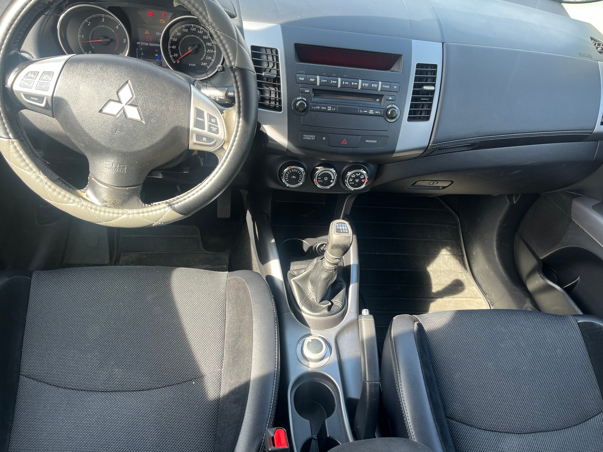 MITSUBISHI Outlander 2.2 DID Invite 4WD-image-6