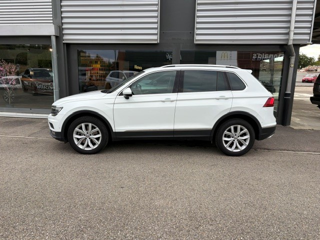 VW Tiguan 2.0TSI Highline 4Motion DSG-showroom-element-1