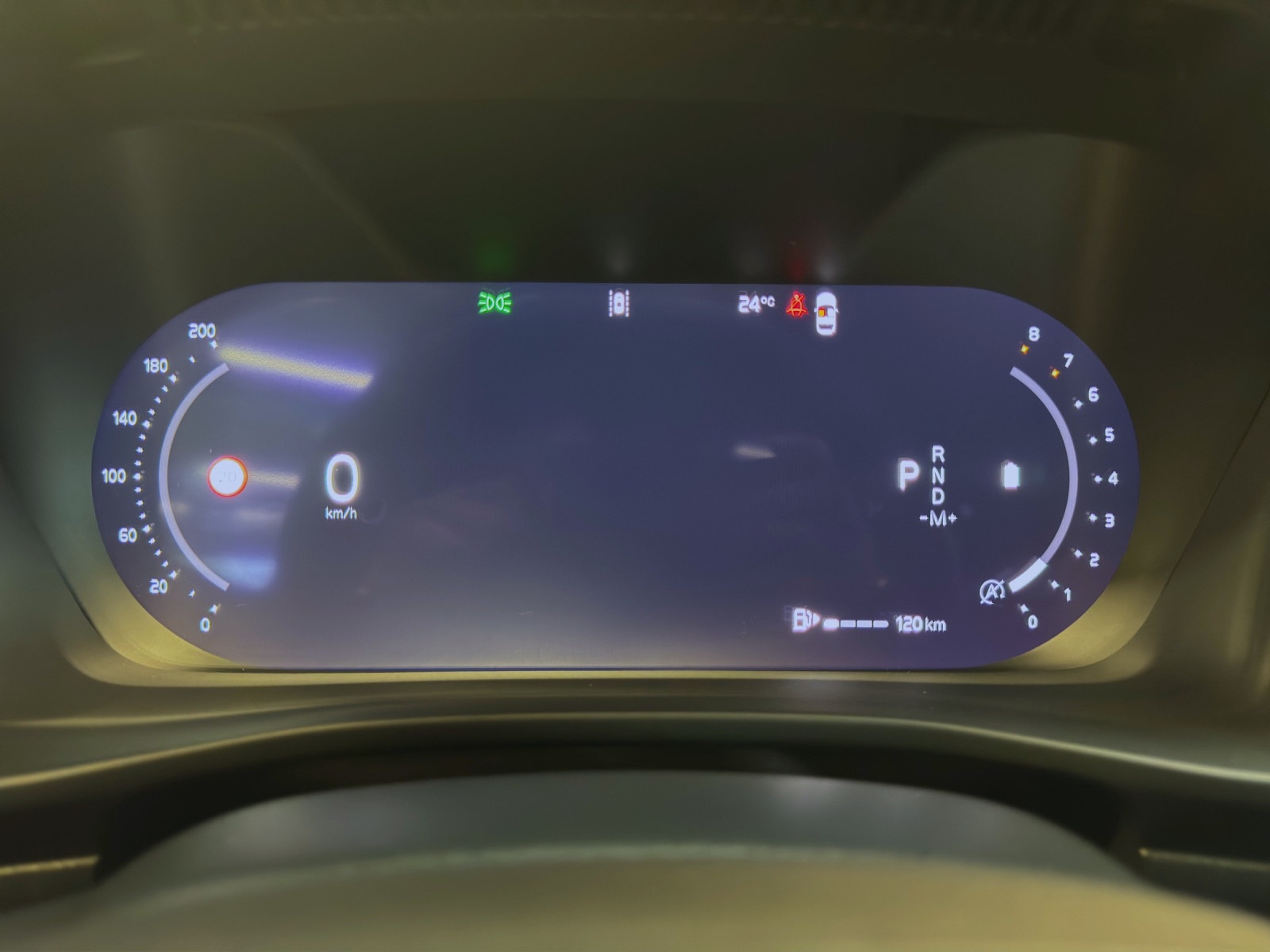 VOLVO XC40 2.0 B4 MH Black Edition-image-10