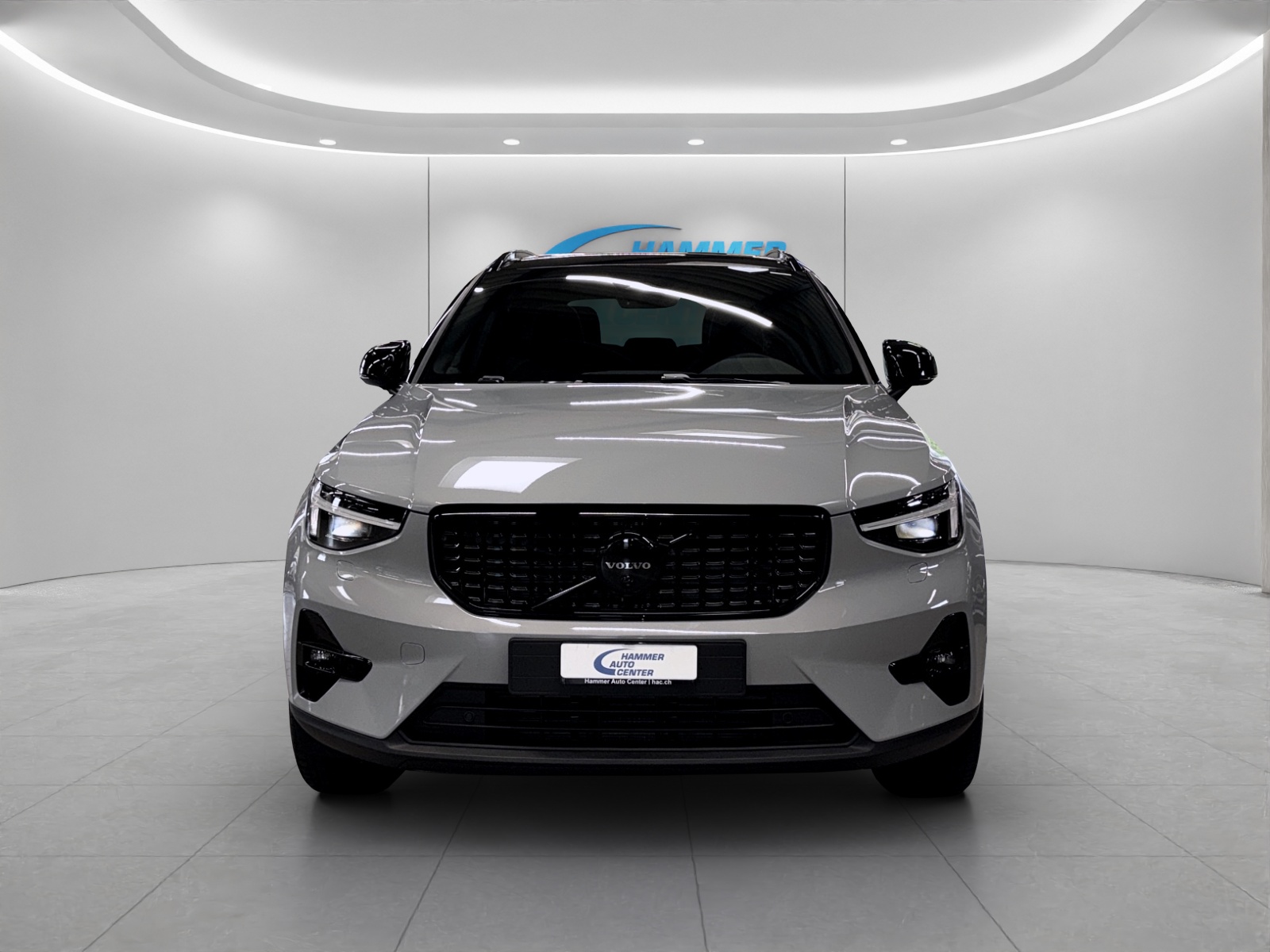 VOLVO XC40 2.0 B4 MH Black Edition-image-5