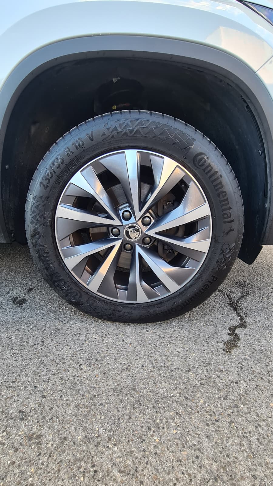 SKODA Kodiaq 2.0 TDI CR Ambition 4x4 DSG ** Teil-Leder ** Gr-Navi ** RF-Kamera ** Panorama-Glasdach ** Anh-Kupplung ** Ab MFK **-image-21