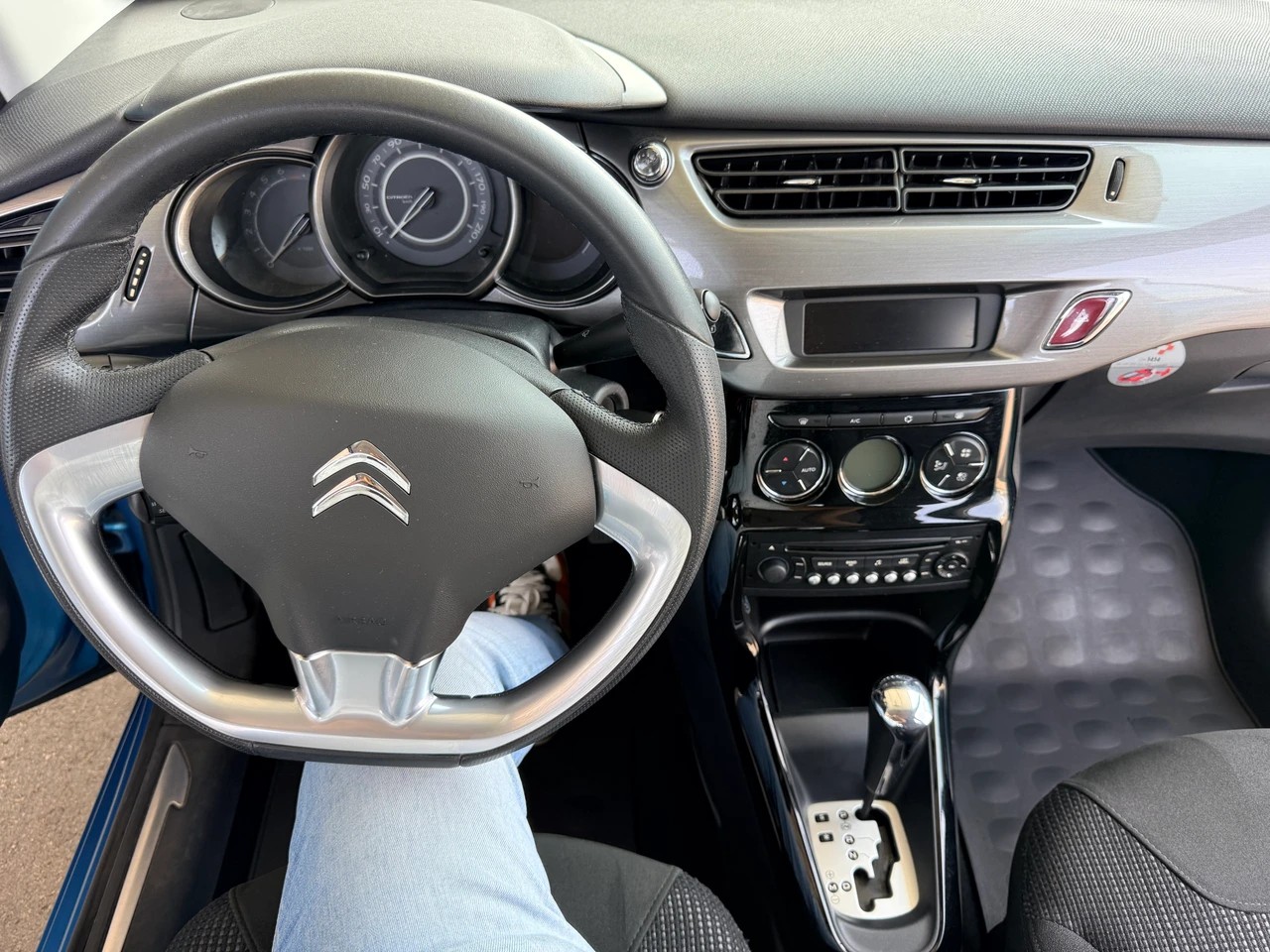 CITROEN C3 1.6i 16V Exclusive Automatic-image-11