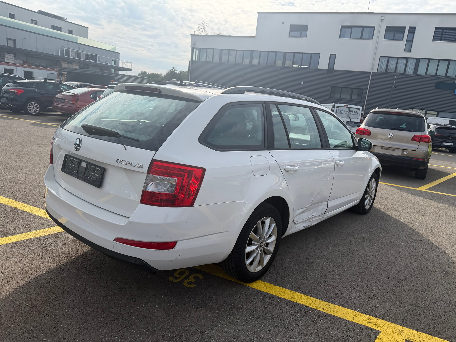 SKODA Octavia Combi 1.6 TDI Fresh-image-3
