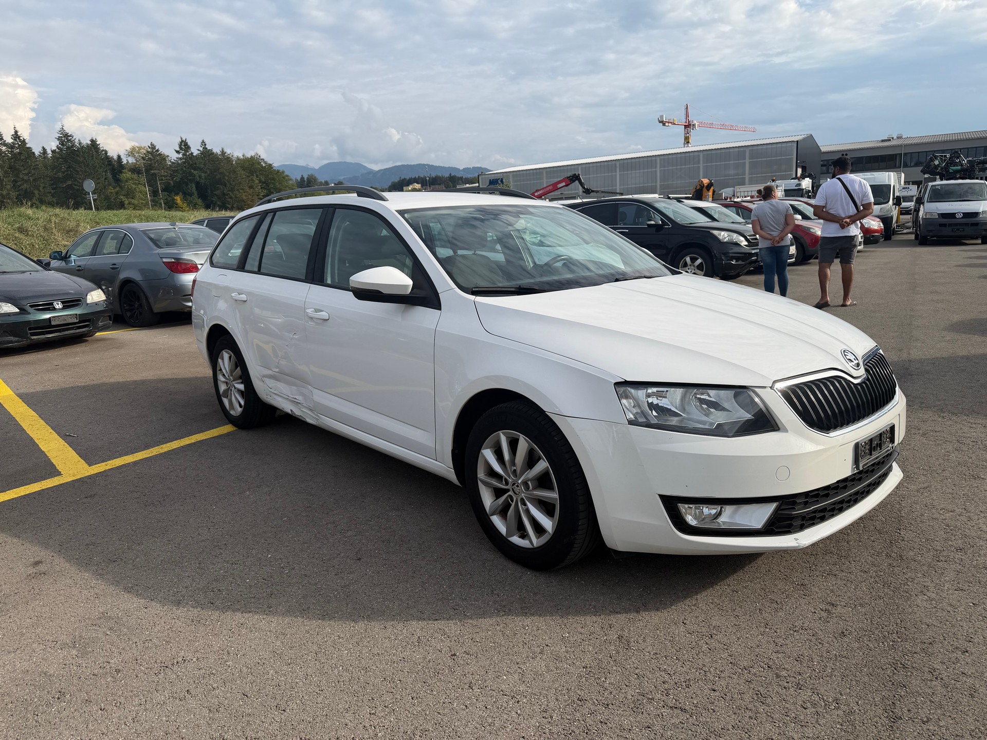 SKODA Octavia Combi 1.6 TDI Fresh-image-2