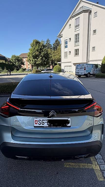 CITROEN C4 1.5 BlueHDi Shine EAT8-image-2