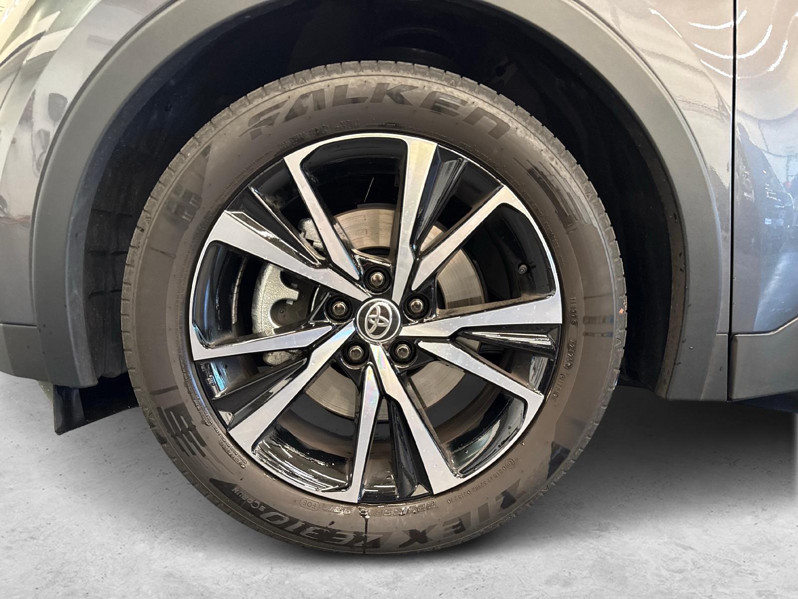 TOYOTA C-HR 2.0 PHEV Swiss Edition-image-13