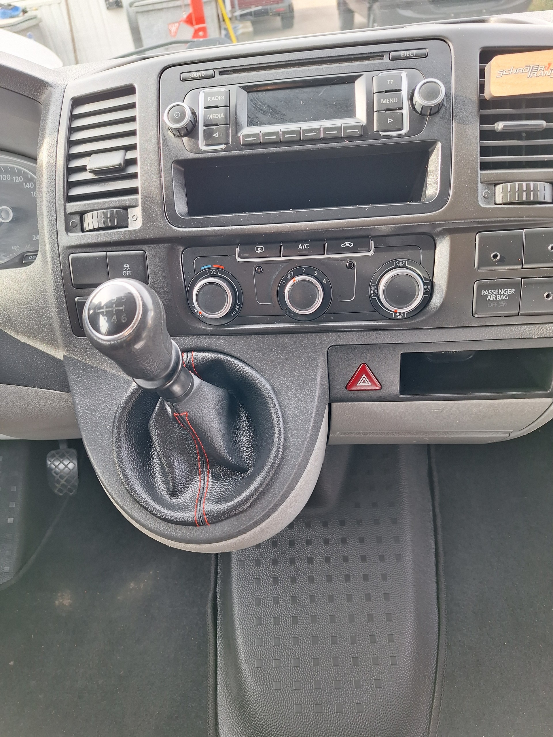 VW T5 4x4 2.0 140PS-image-8