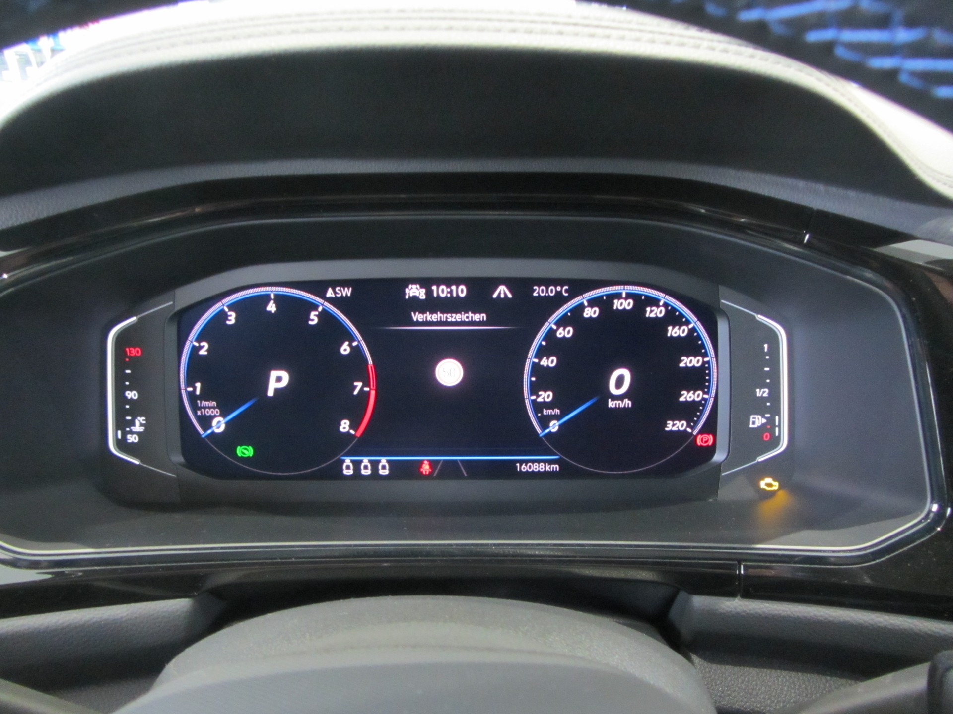 VW T-Roc 2.0 TSI R DSG 4Motion-image-7