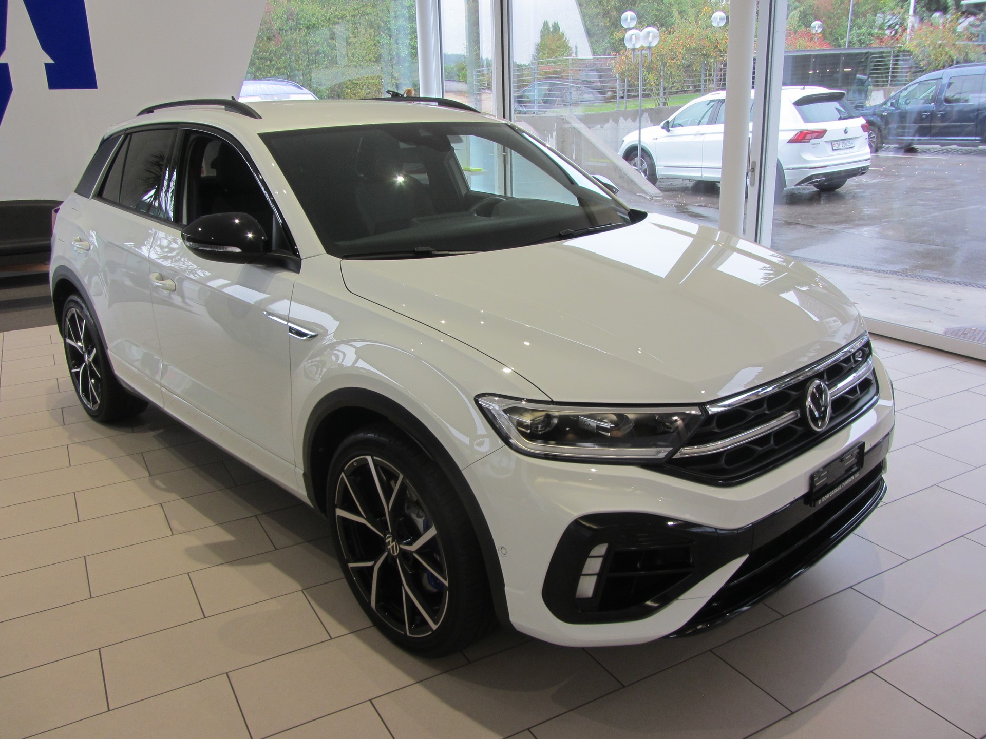 VW T-Roc 2.0 TSI R DSG 4Motion-image-1