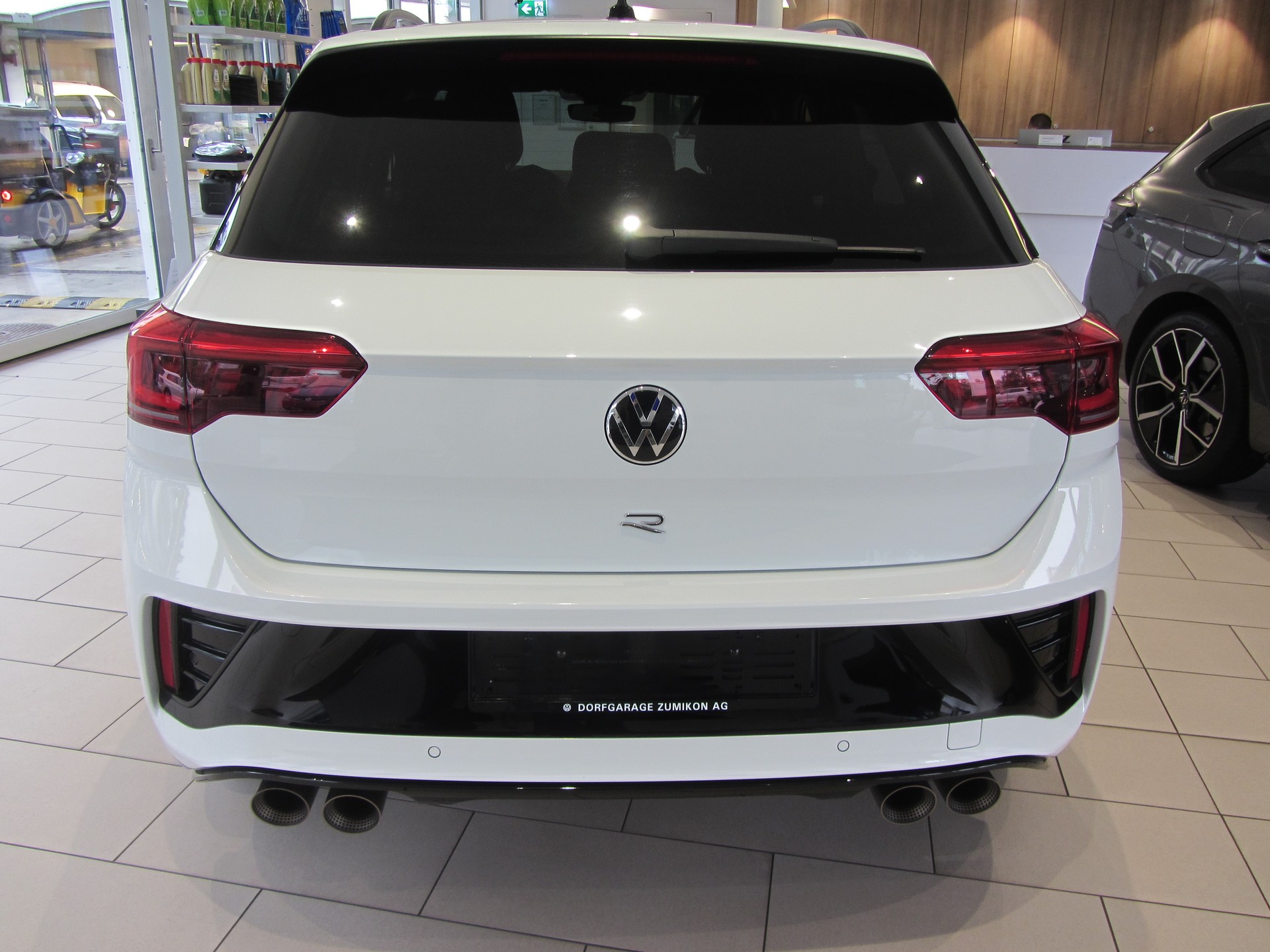 VW T-Roc 2.0 TSI R DSG 4Motion-image-3