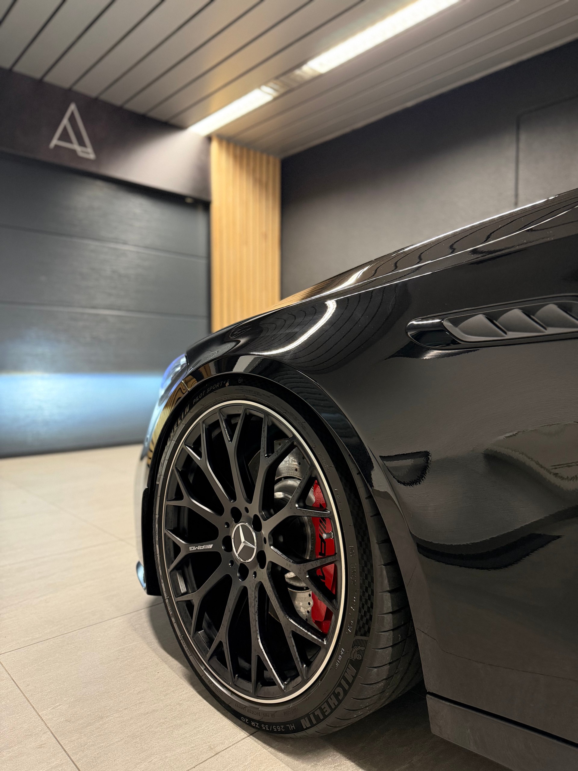 MERCEDES-BENZ C 63 S AMG T E Performance 4 Matic Executive Edition-image-4
