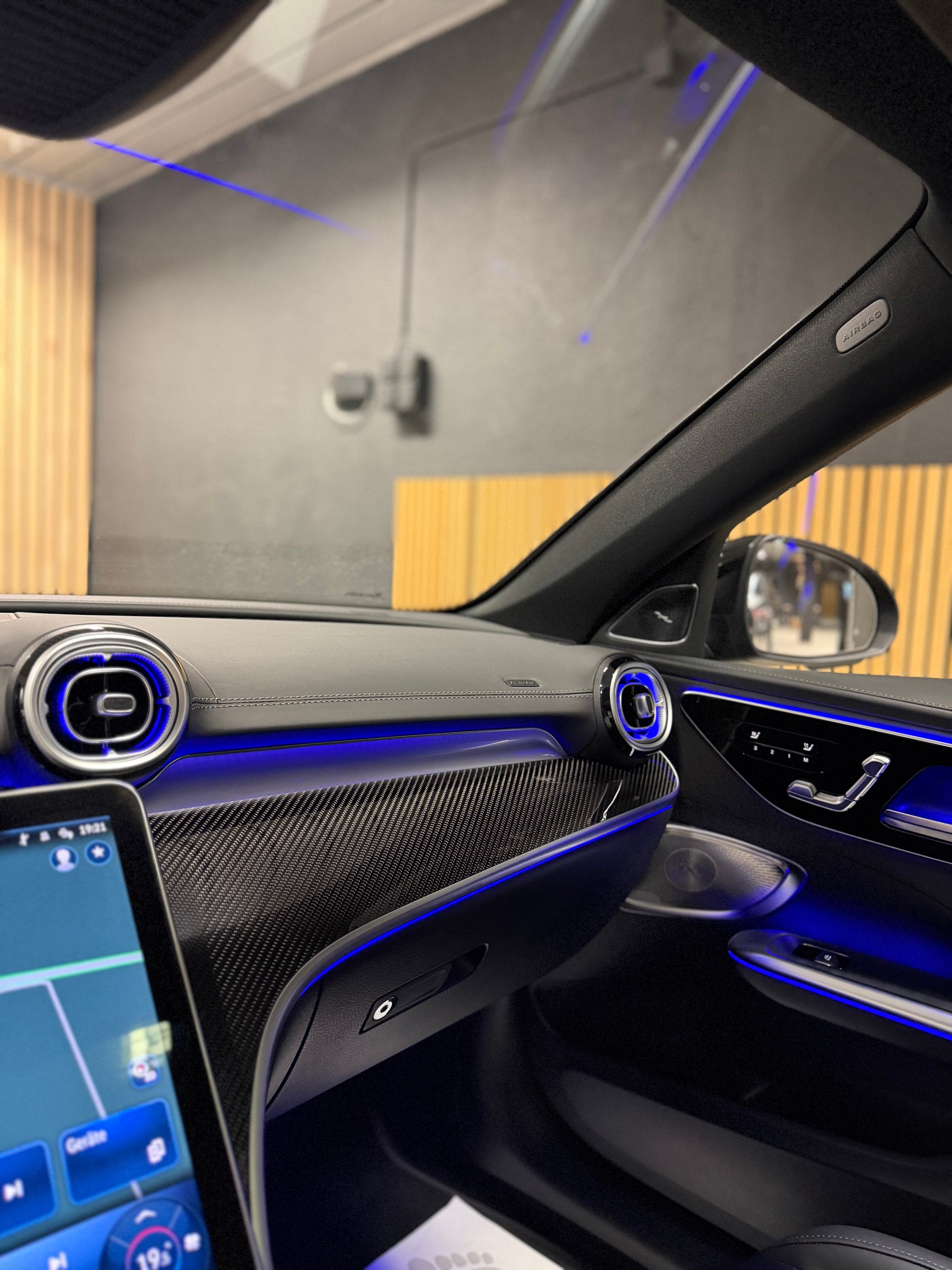 MERCEDES-BENZ C 63 S AMG T E Performance 4 Matic Executive Edition-image-28