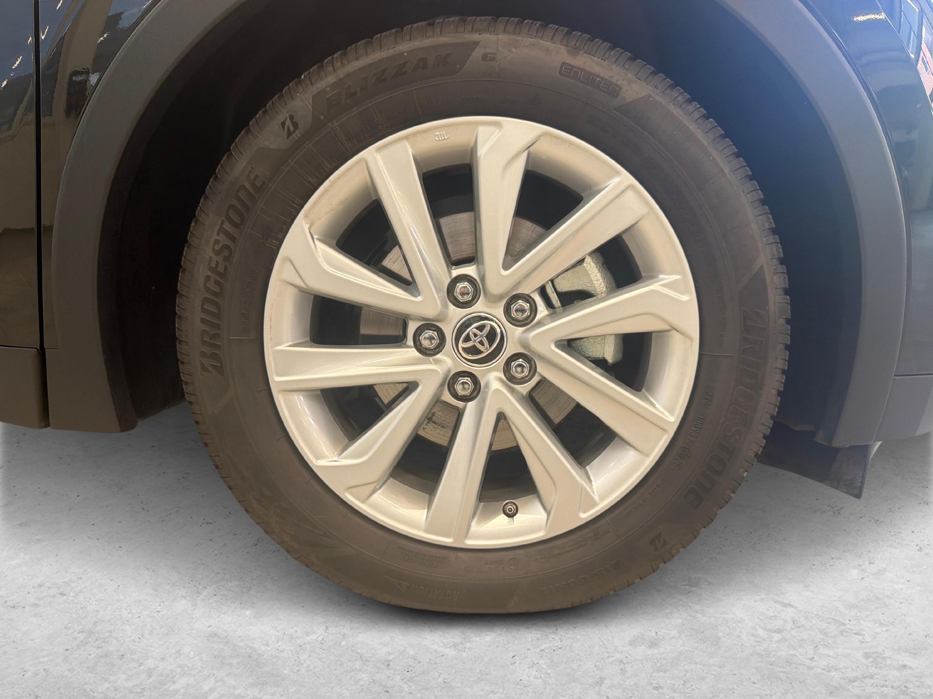TOYOTA C-HR 1.8 HEV Comfort - Ruote invernali incluse-image-12