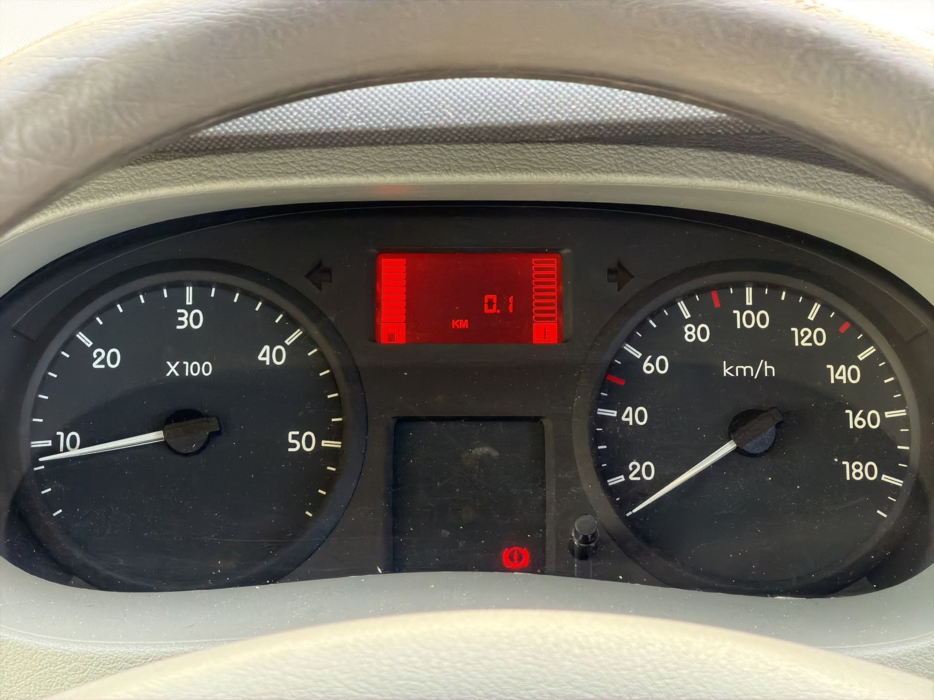 RENAULT Master T39 2.5dCi L3H2-image-10