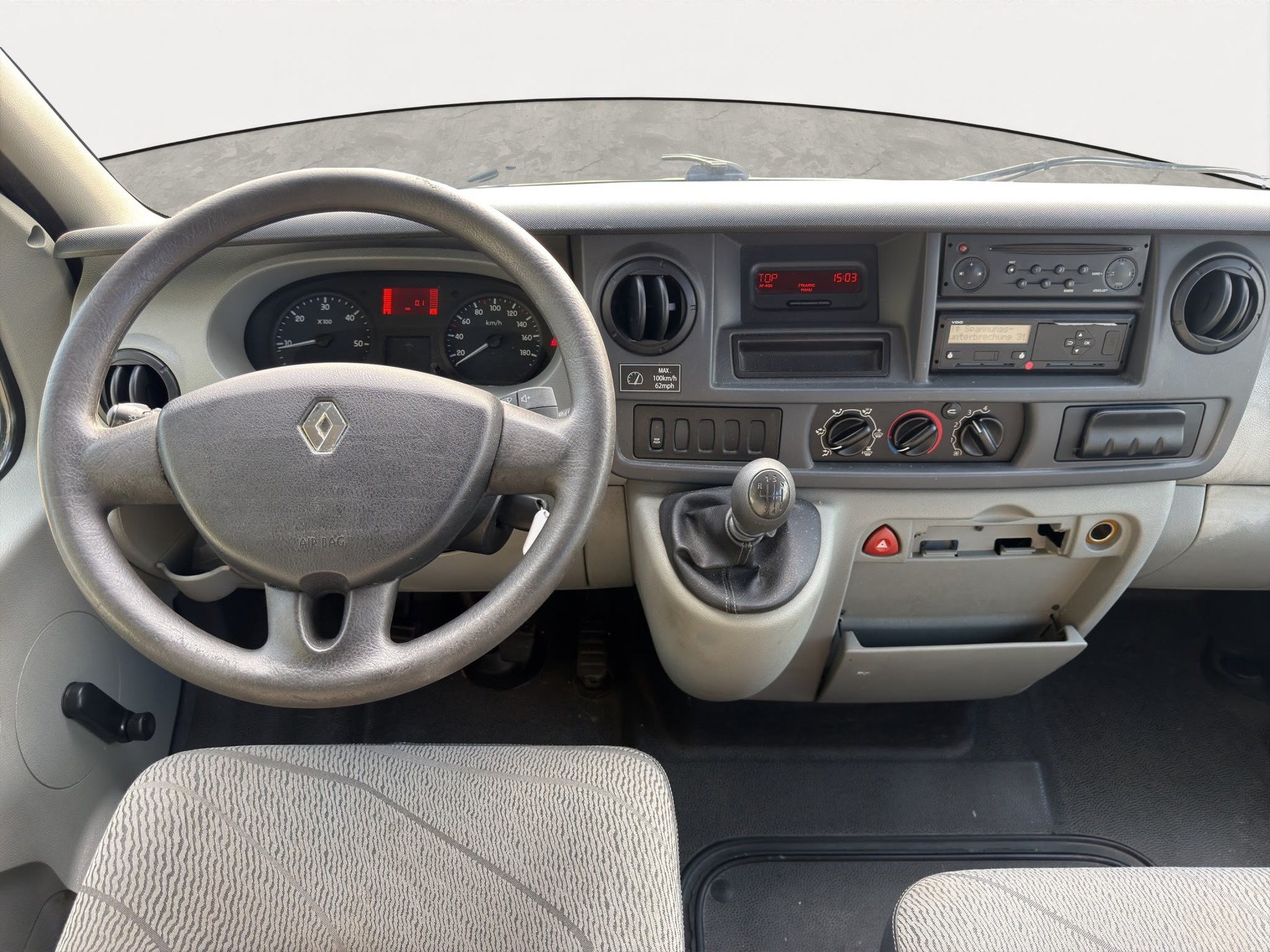 RENAULT Master T39 2.5dCi L3H2-image-11