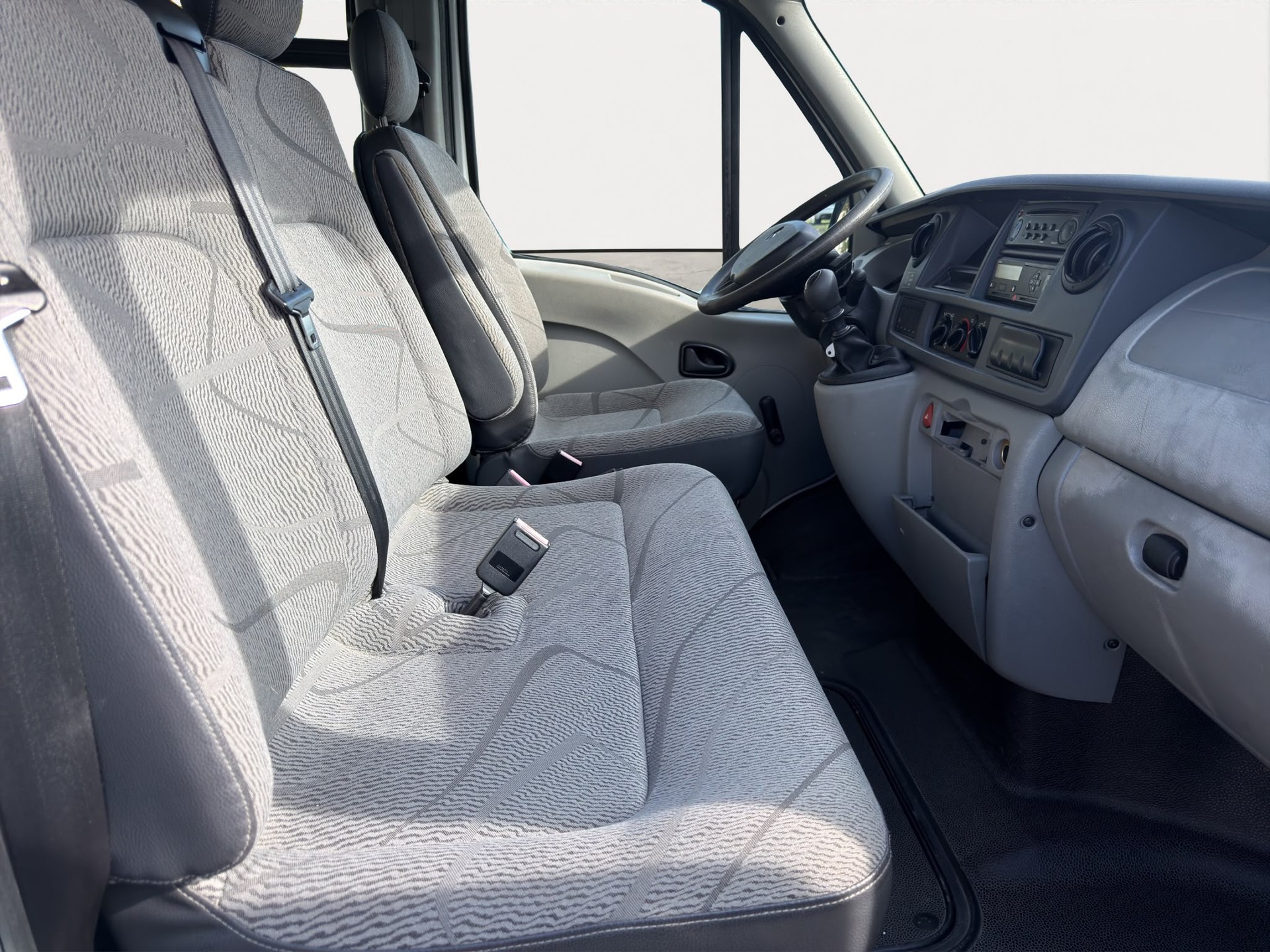 RENAULT Master T39 2.5dCi L3H2-image-15