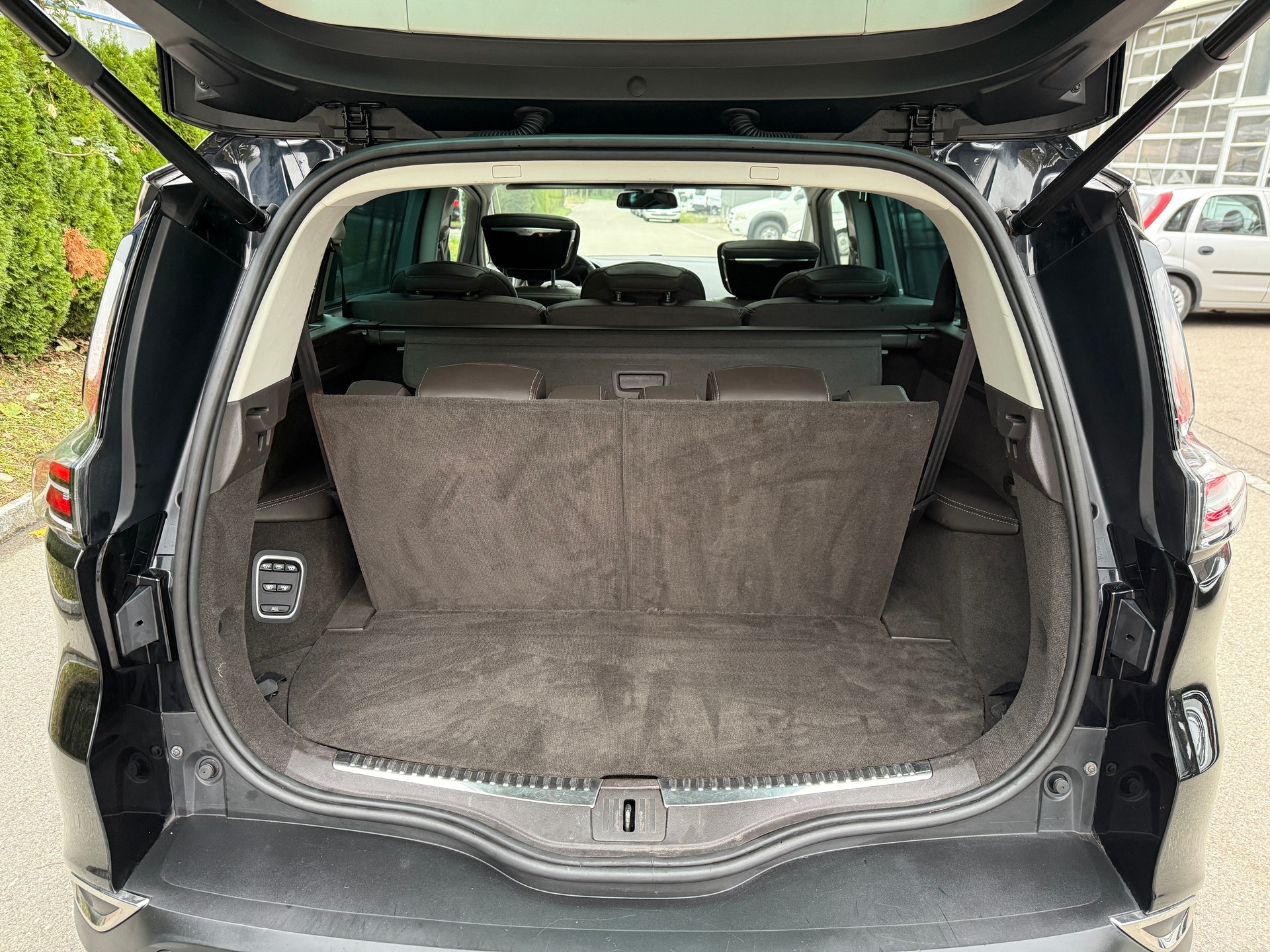 RENAULT Espace 1.6 dCi Initiale Paris EDC-image-11