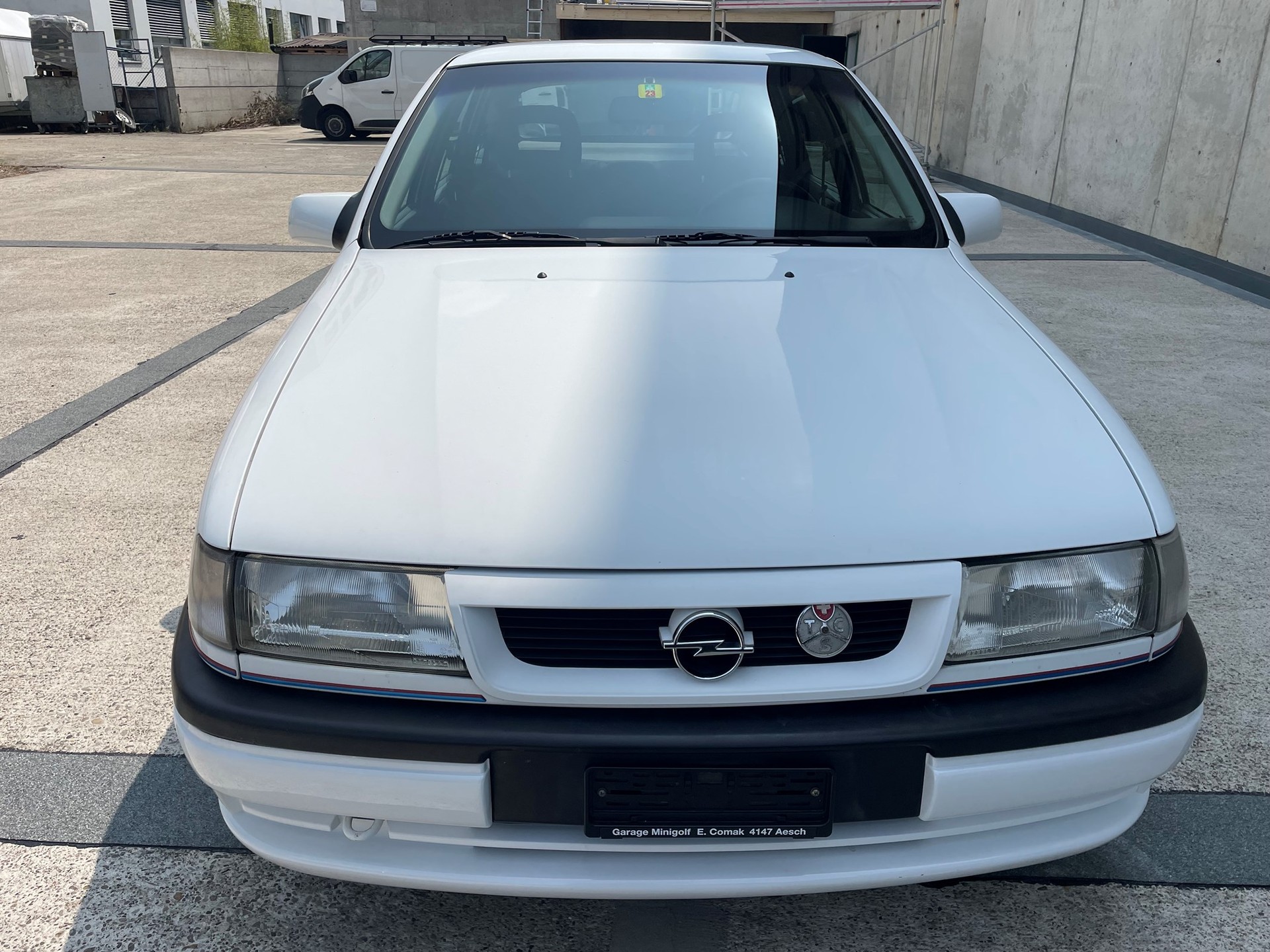 OPEL Vectra 2.0i CD-image-12