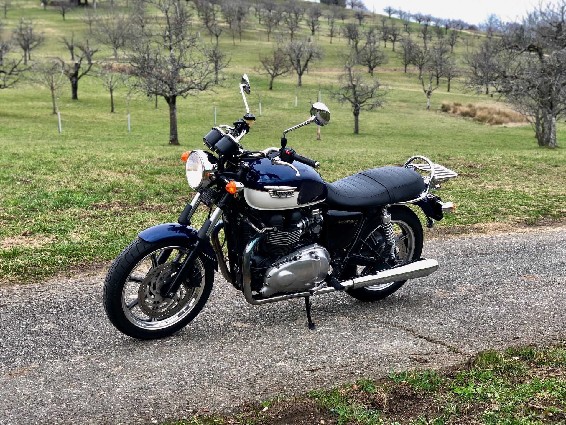TRIUMPH Bonneville 900 i-image-6