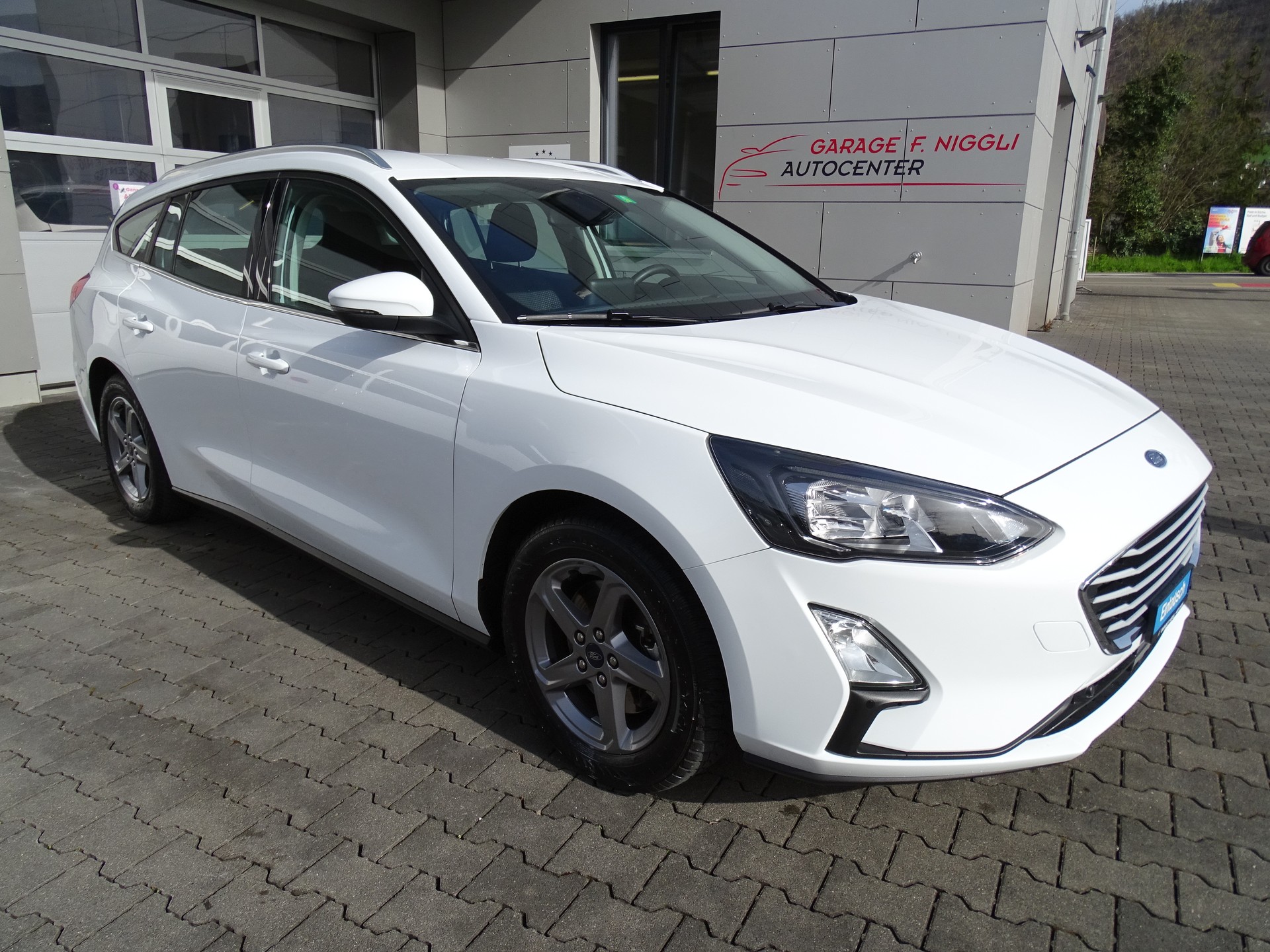 FORD Focus 1.5 SCTi Titanium Automatic-image-1