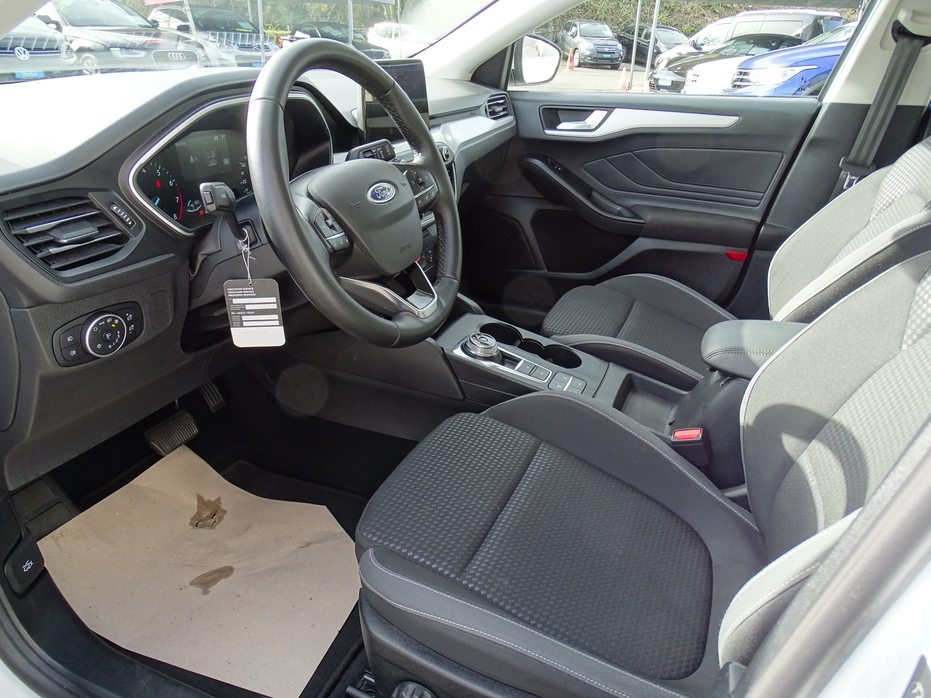 FORD Focus 1.5 SCTi Titanium Automatic-image-24