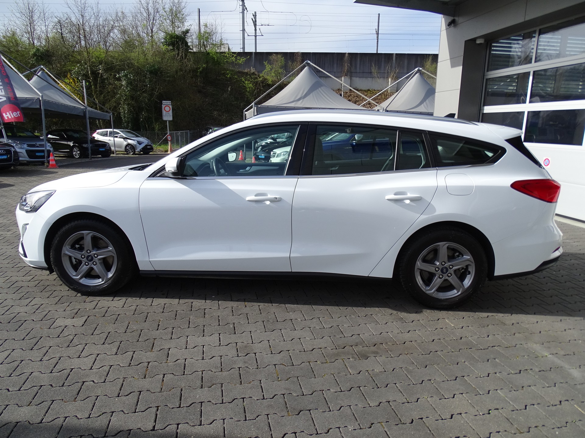 FORD Focus 1.5 SCTi Titanium Automatic-image-18