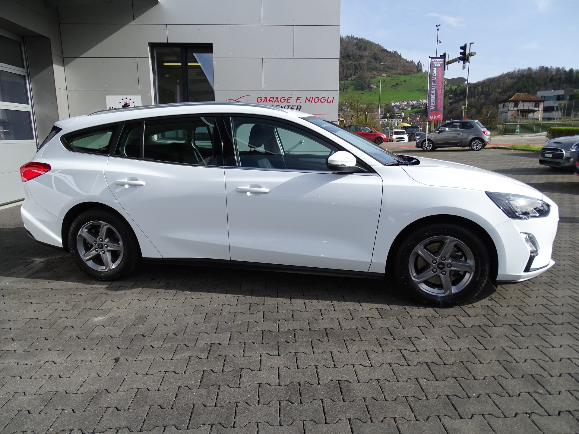 FORD Focus 1.5 SCTi Titanium Automatic-image-4