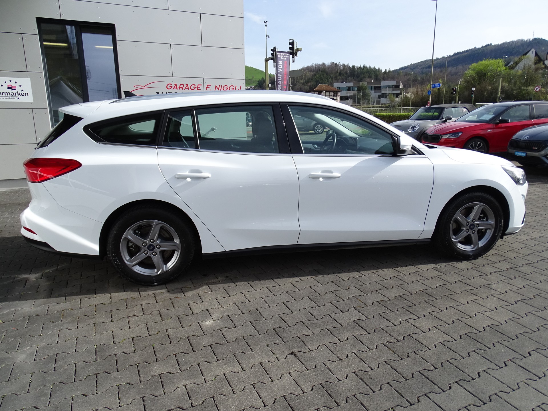 FORD Focus 1.5 SCTi Titanium Automatic-image-6