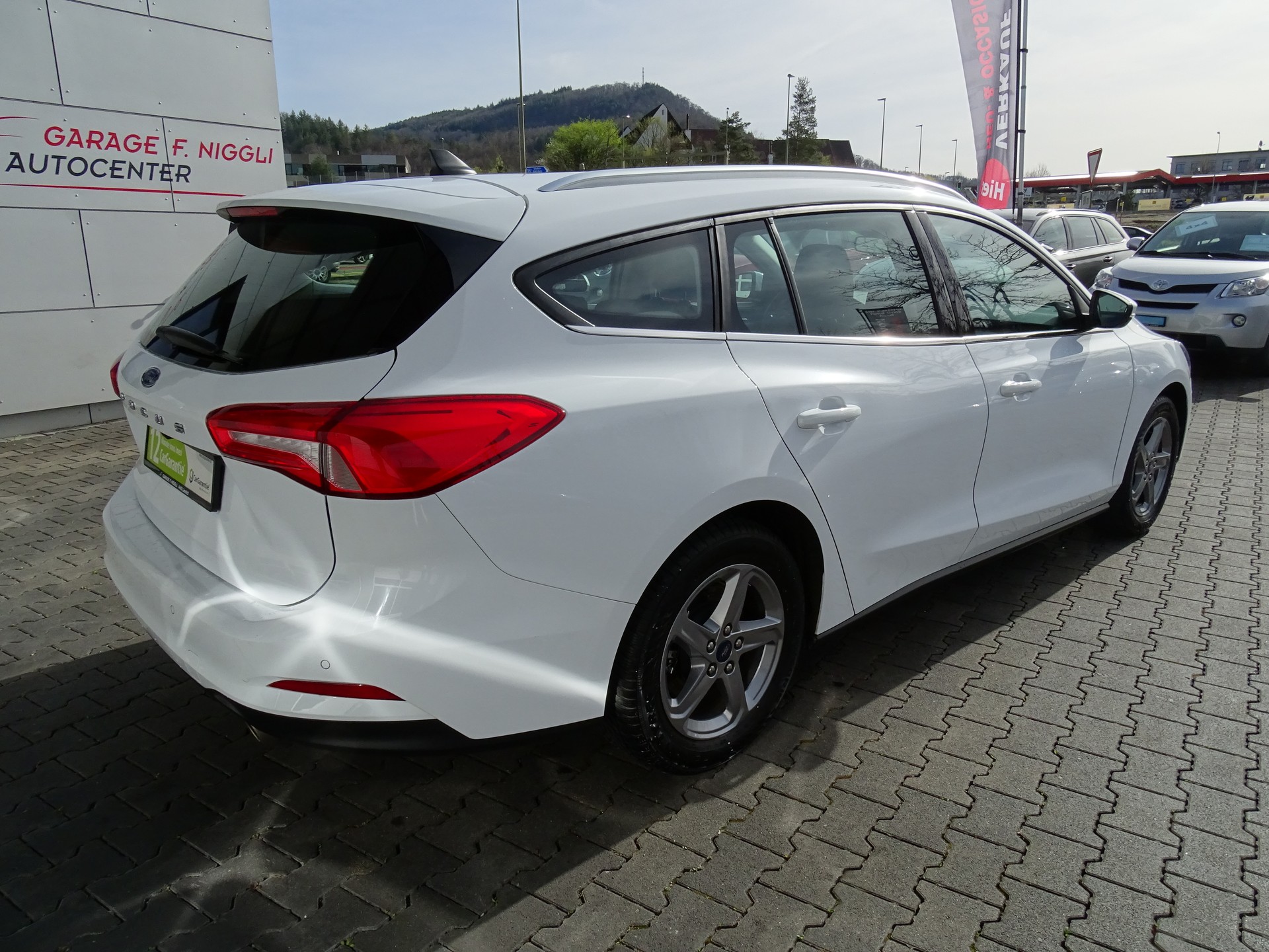 FORD Focus 1.5 SCTi Titanium Automatic-image-9