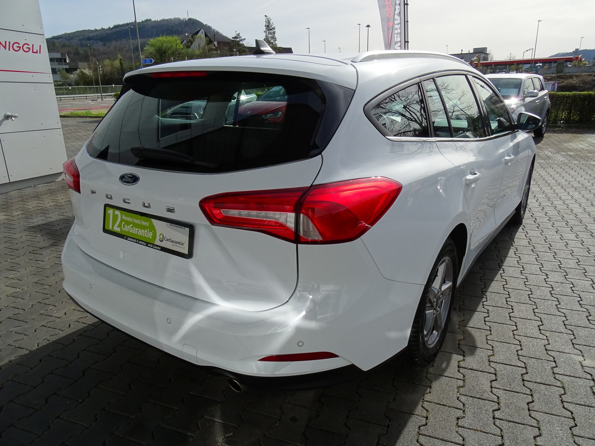 FORD Focus 1.5 SCTi Titanium Automatic-image-10