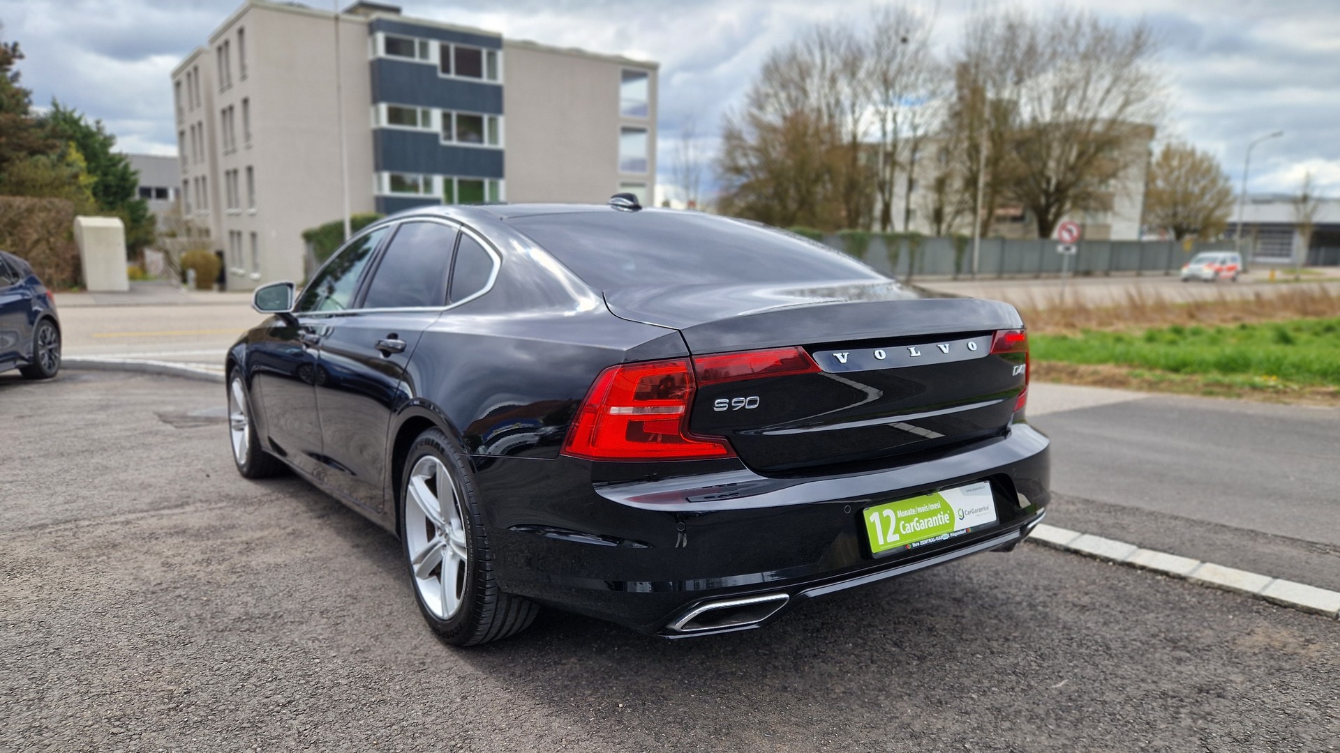 VOLVO S90 D4 R-Design Geartronic-image-3