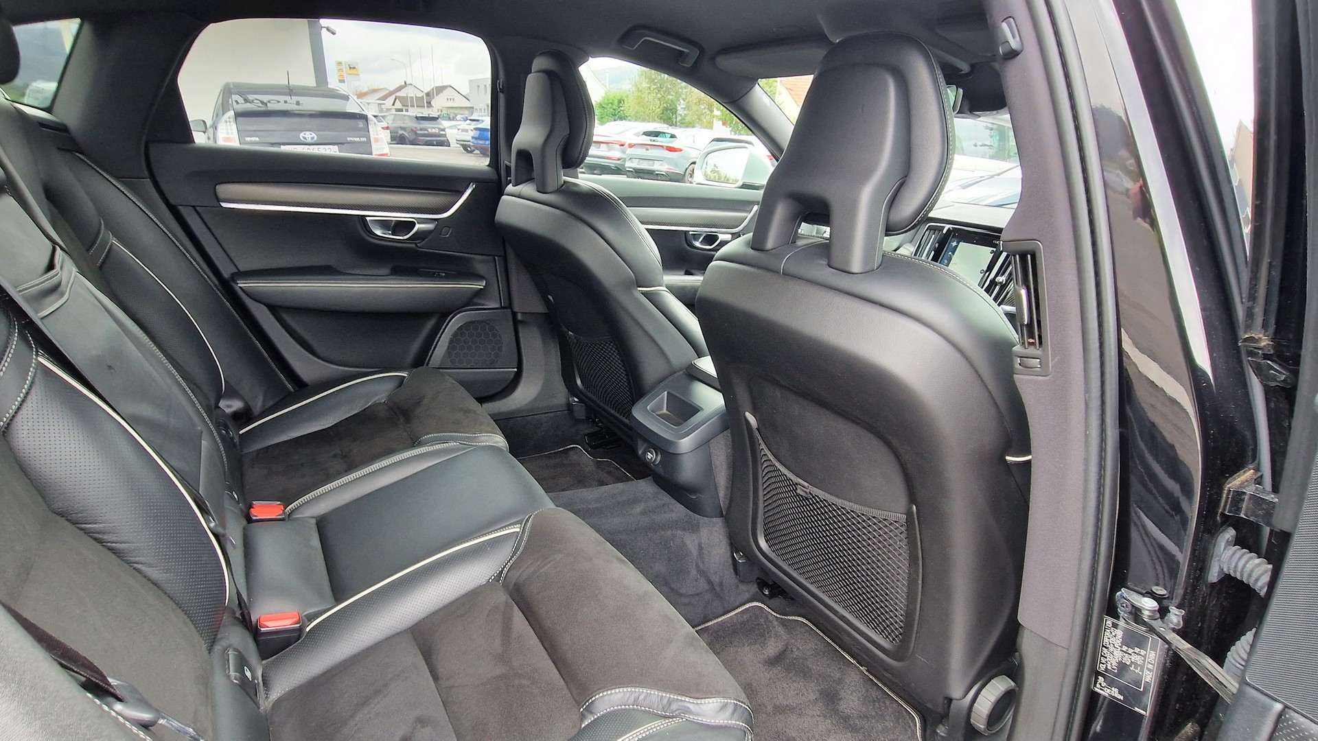 VOLVO S90 D4 R-Design Geartronic-image-13