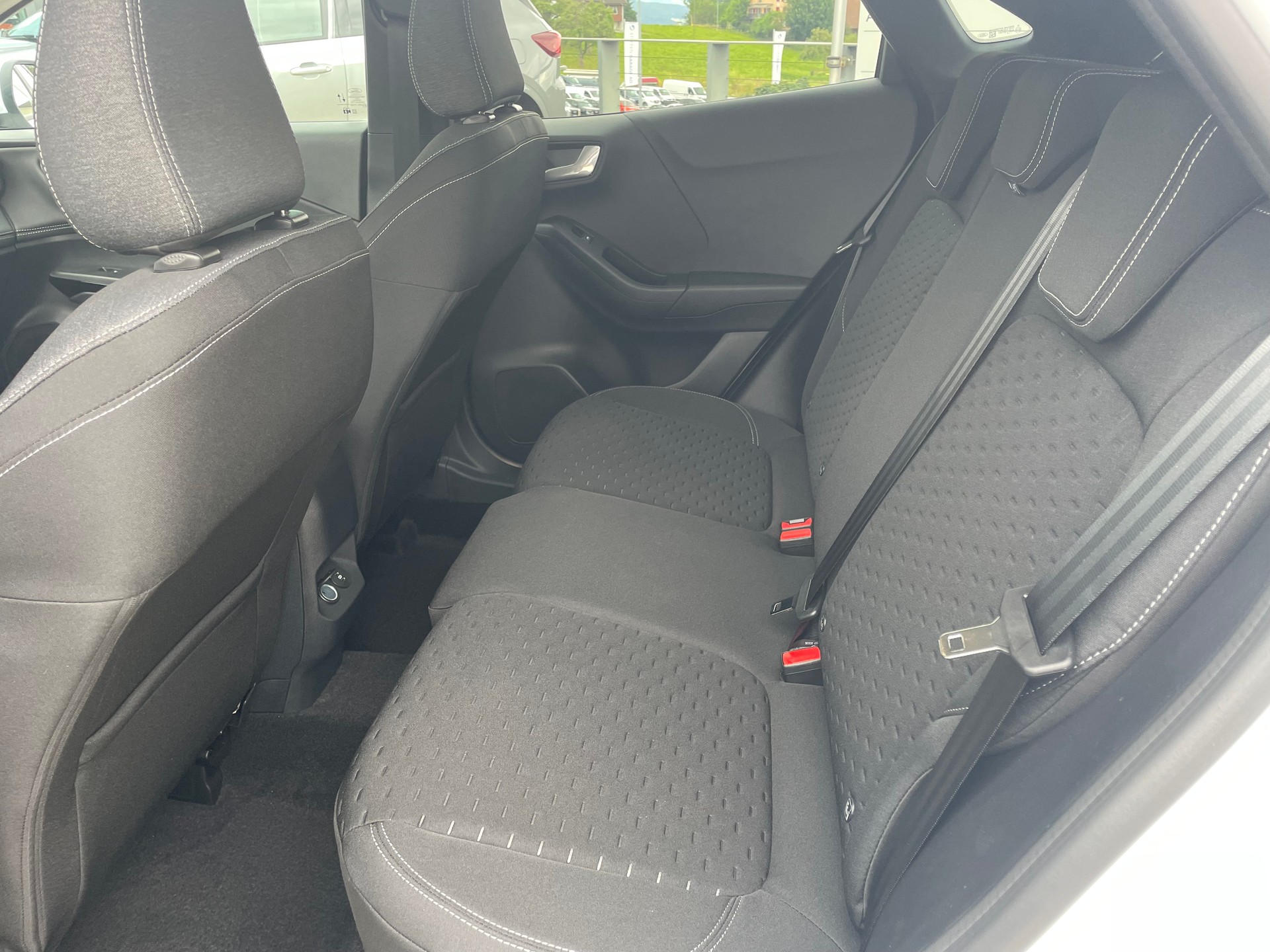 FORD Puma 1.0 MHEV Titanium-image-17