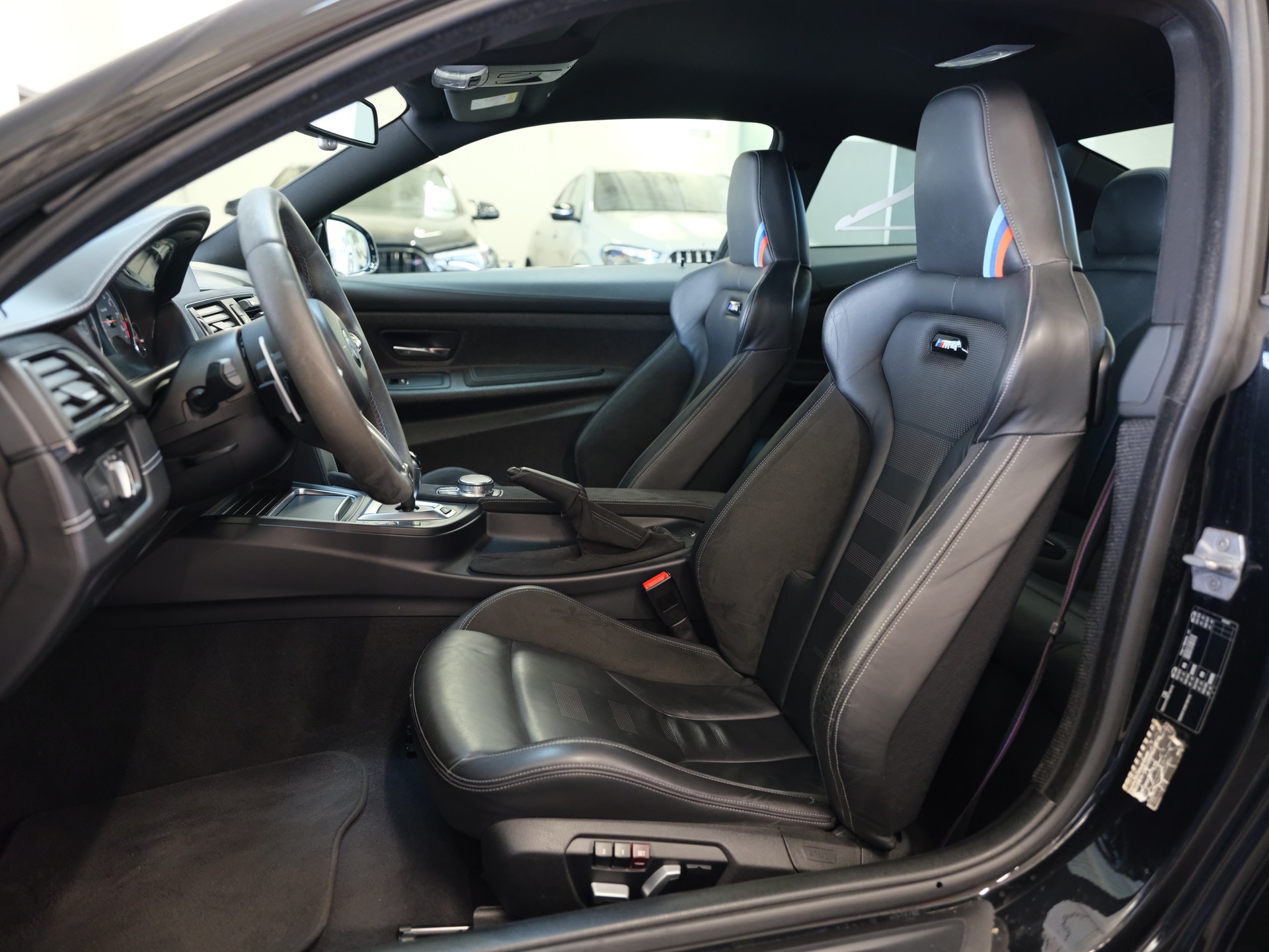 BMW M4 Coupé CS DKG-image-12