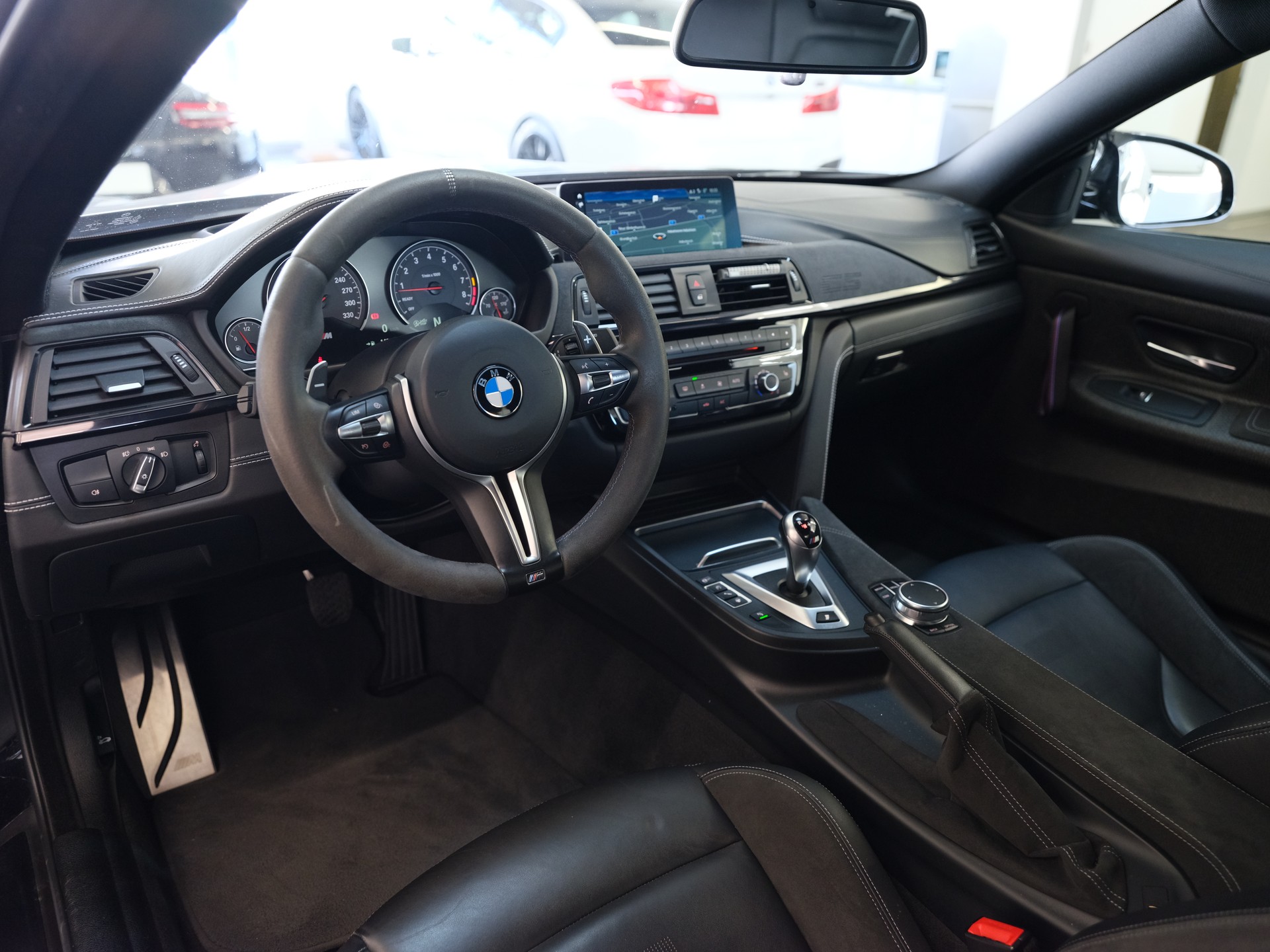 BMW M4 Coupé CS DKG-image-11