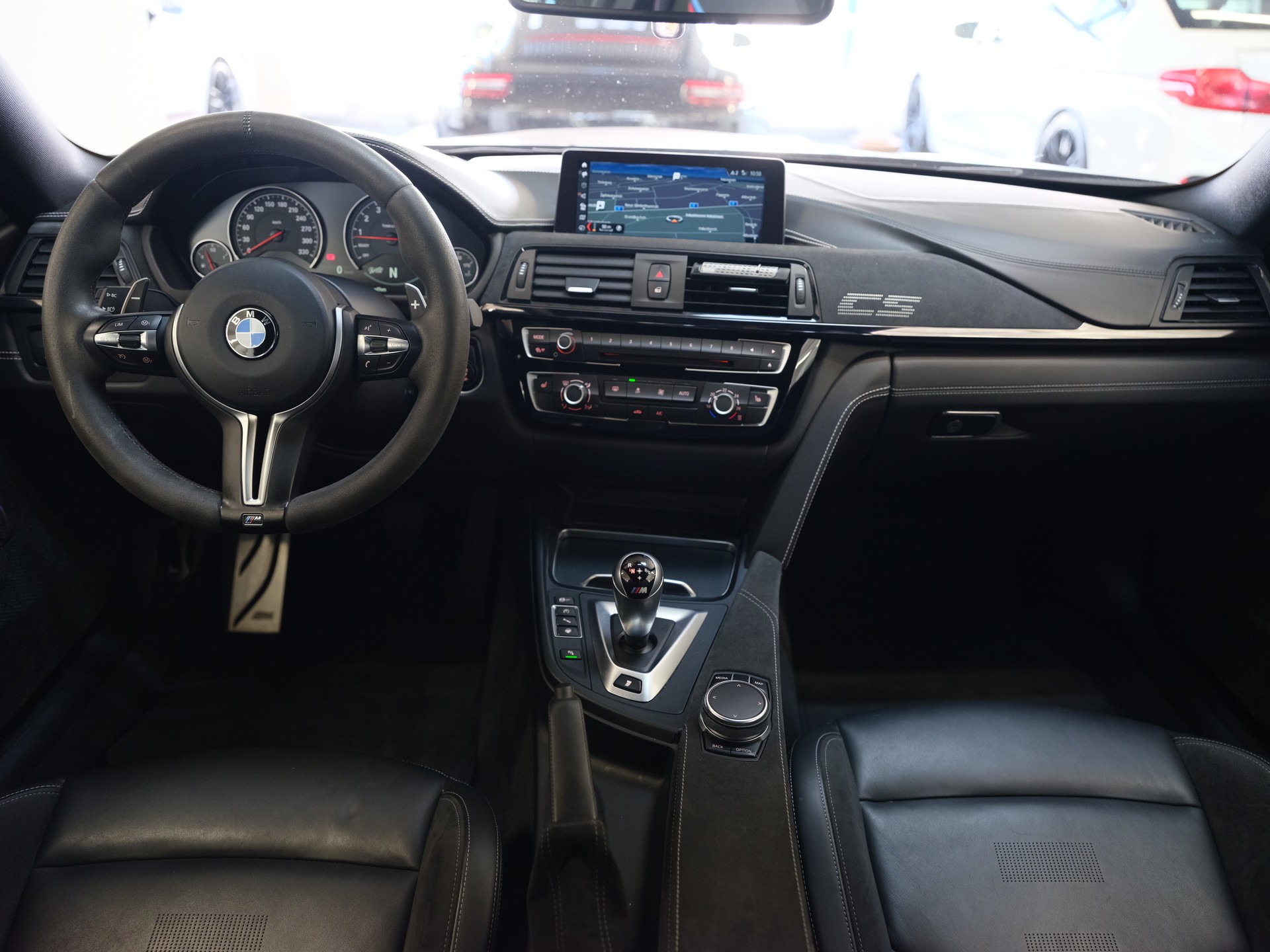 BMW M4 Coupé CS DKG-image-17