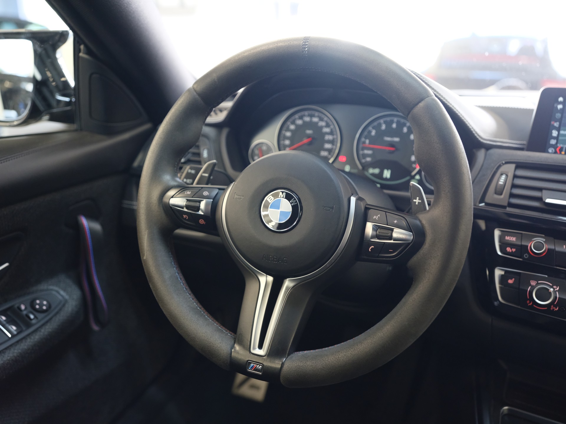 BMW M4 Coupé CS DKG-image-19