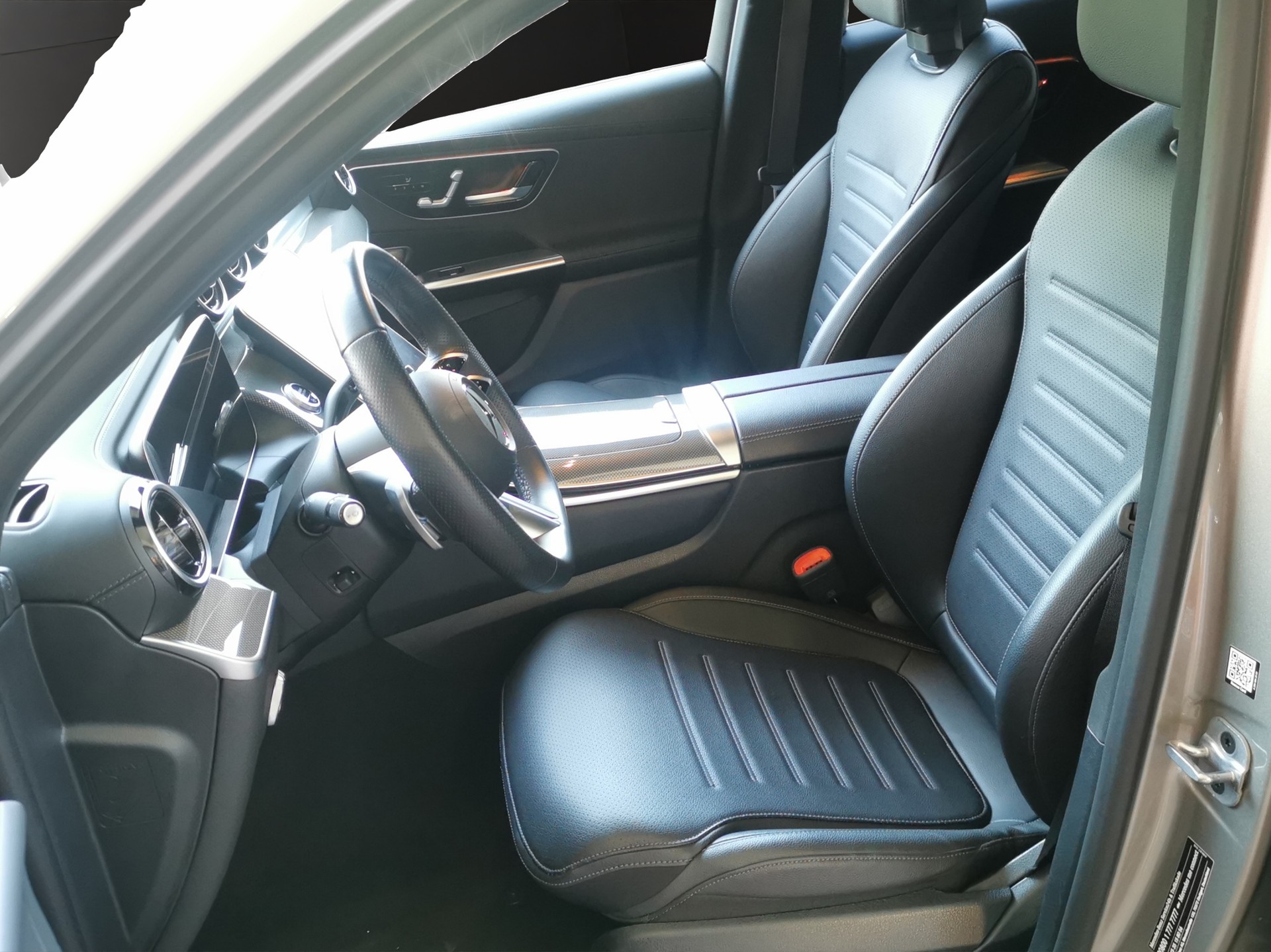 MERCEDES-BENZ GLC 300 d 4Matic AMG Line 9G-Tronic-image-13