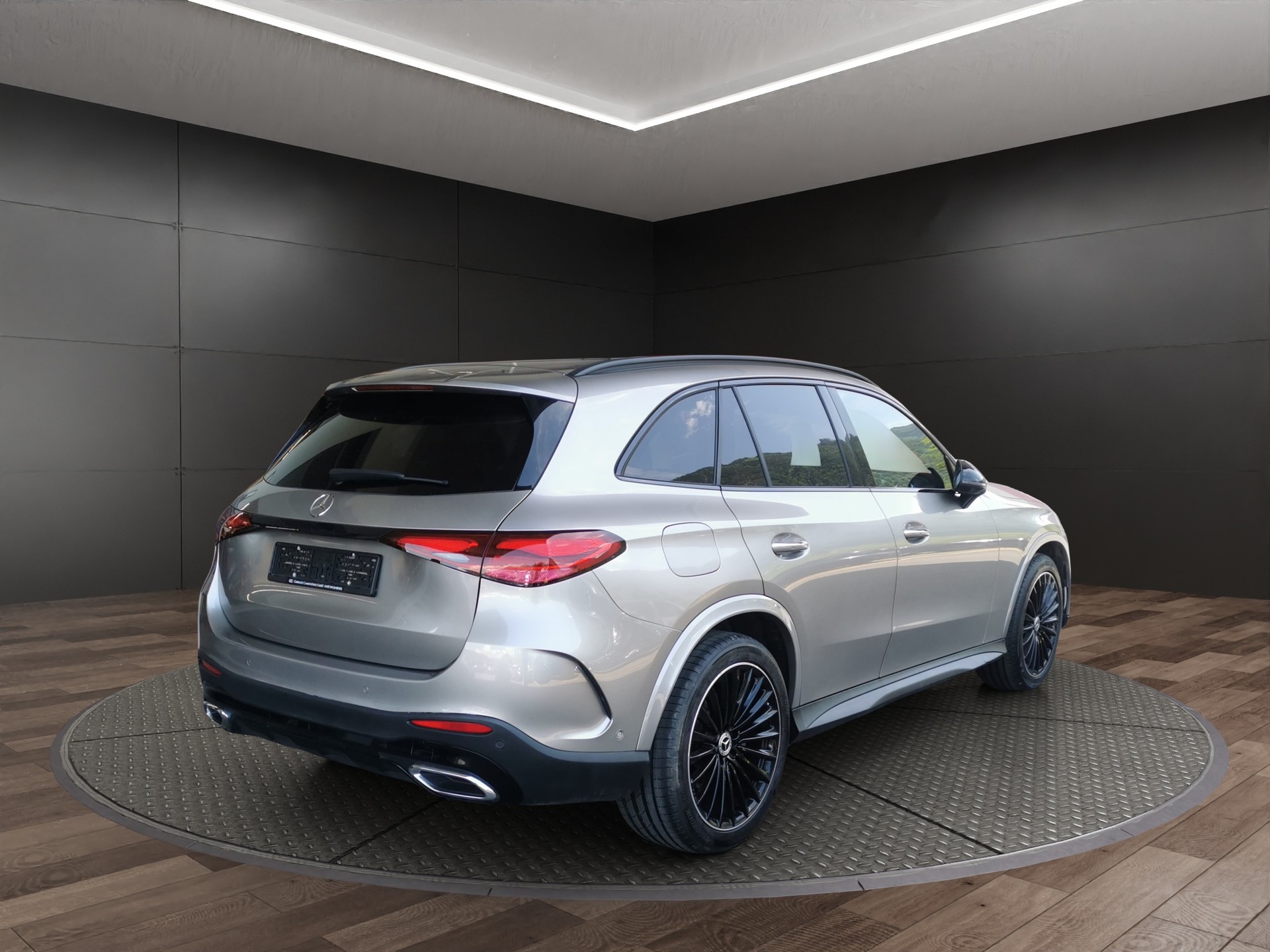 MERCEDES-BENZ GLC 300 d 4Matic AMG Line 9G-Tronic-image-5